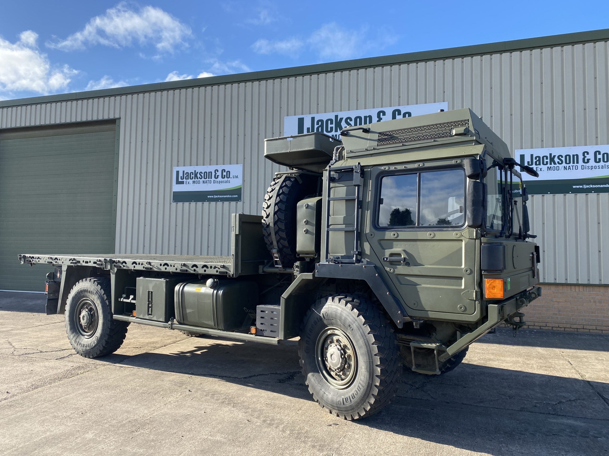MAN HX60 18.330 4×4 Flat Bed Cargo Truck