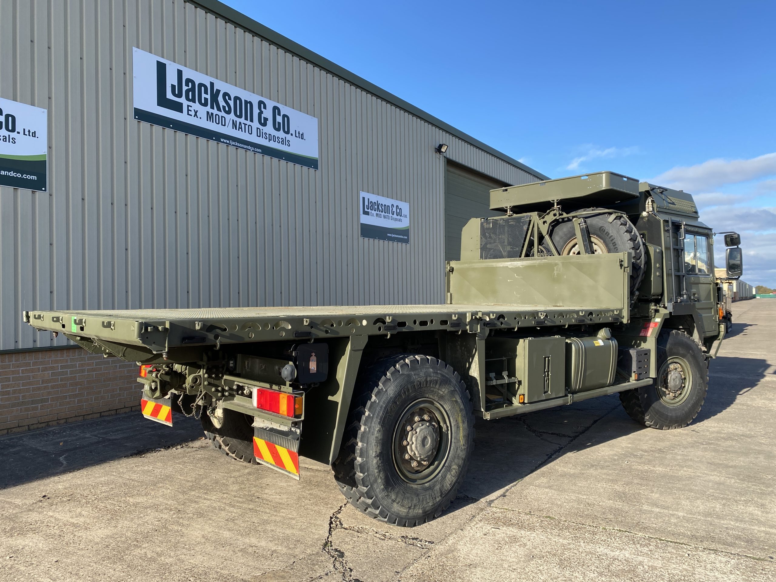MAN HX60 18.330 4×4 Flat Bed Cargo Truck