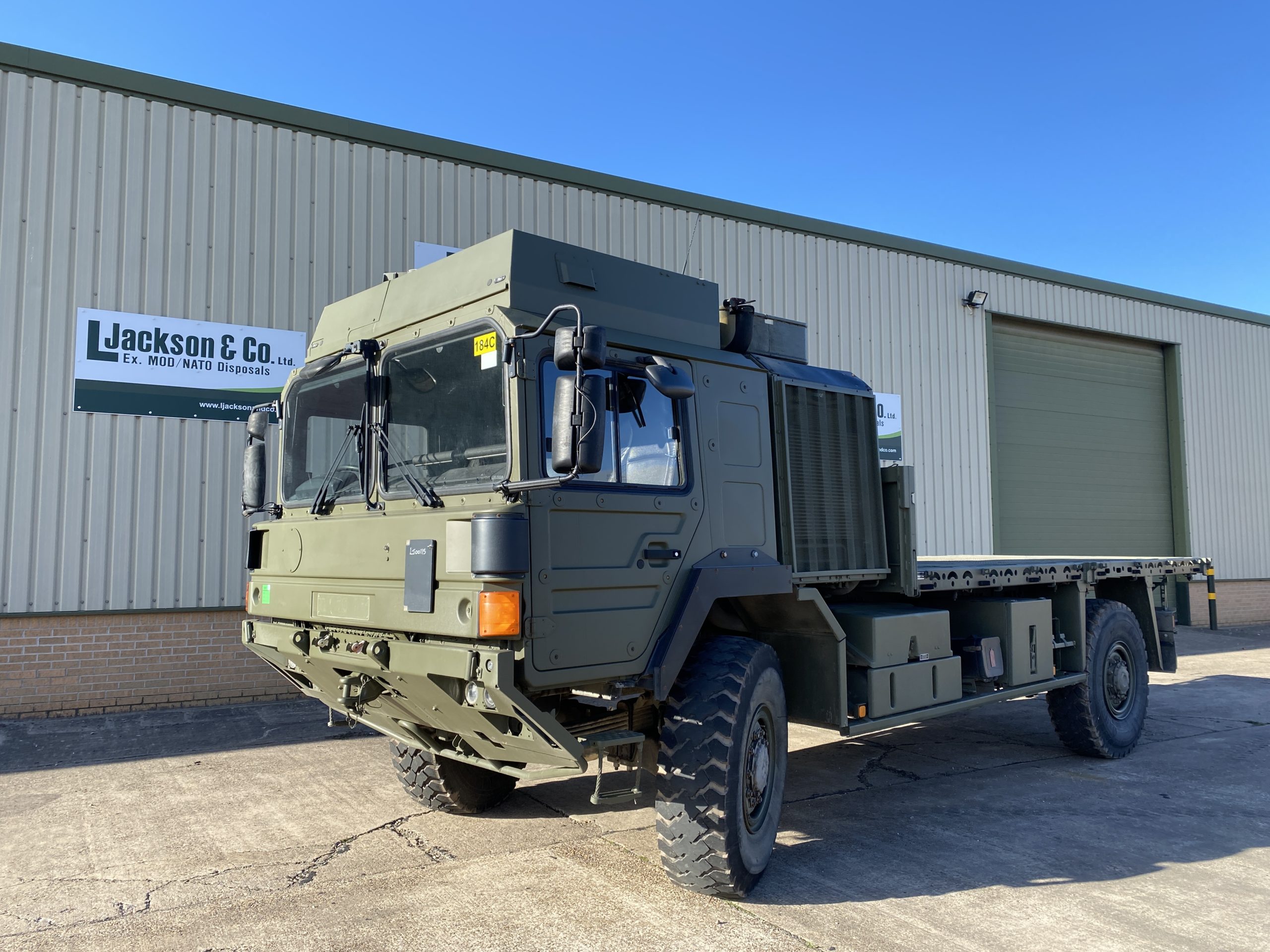 MAN HX60 18.330 4×4 Flat Bed Cargo Truck