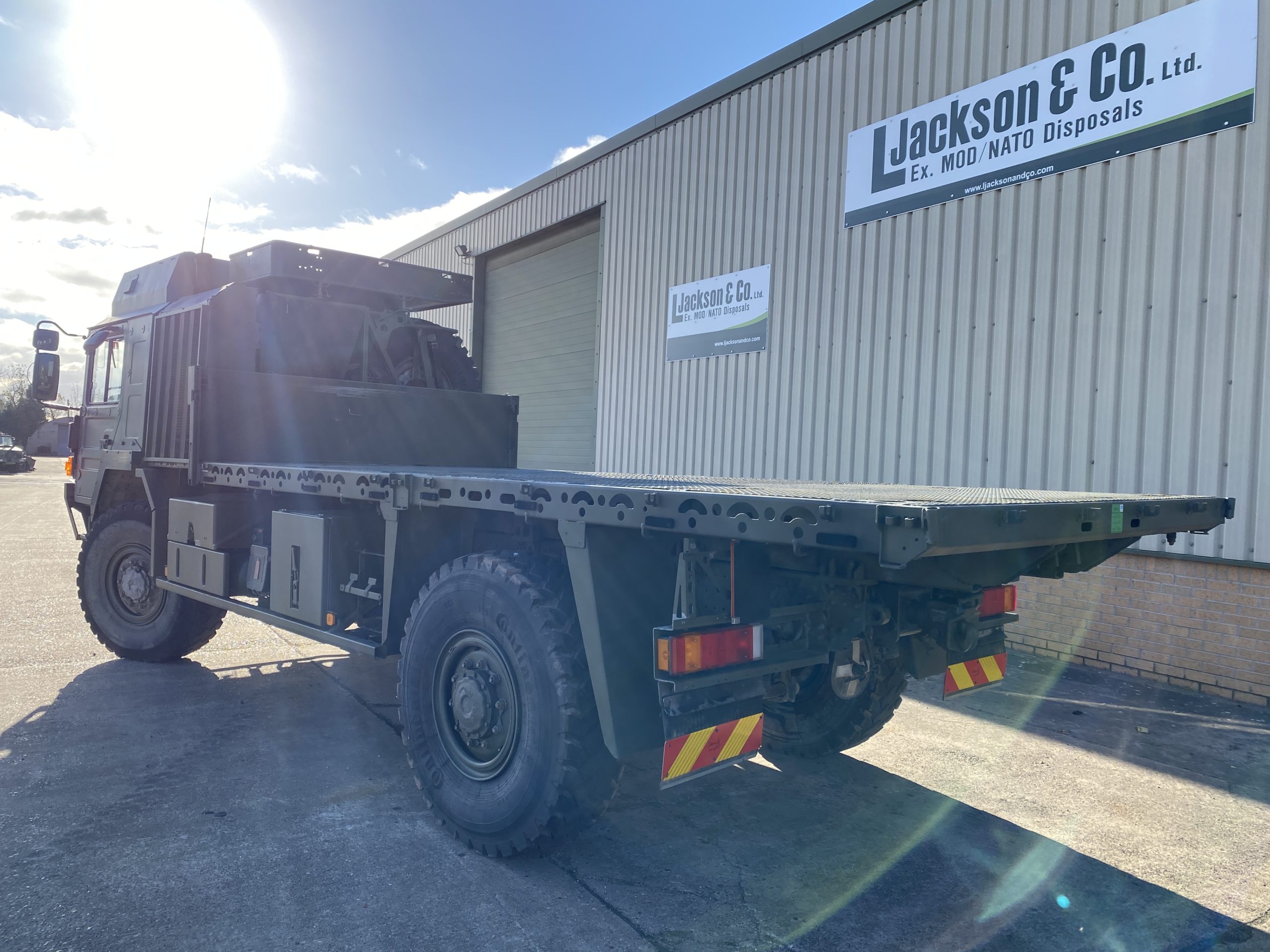 MAN HX60 18.330 4×4 Flat Bed Cargo Truck