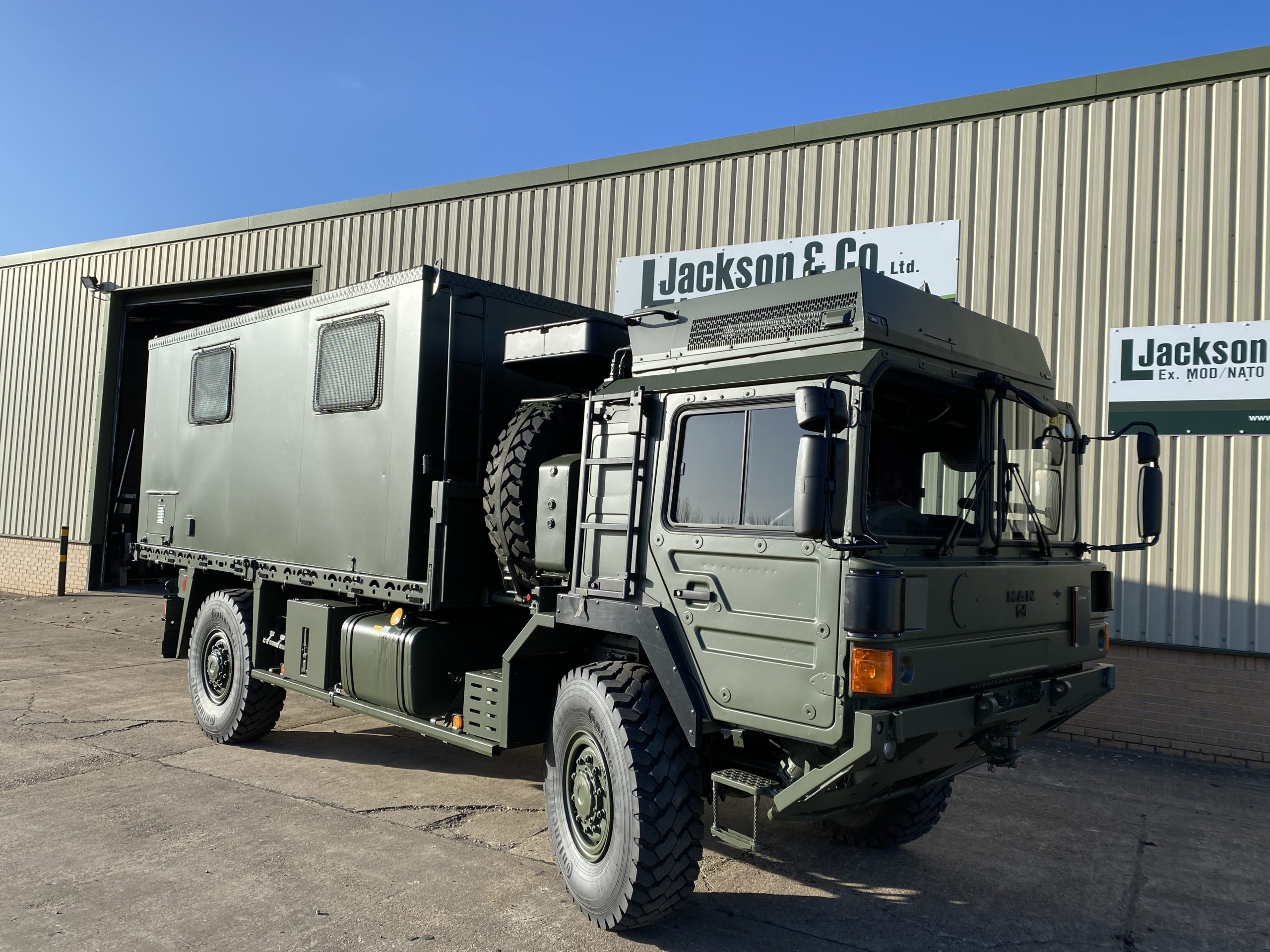 MAN HX60 18.330 Box Truck