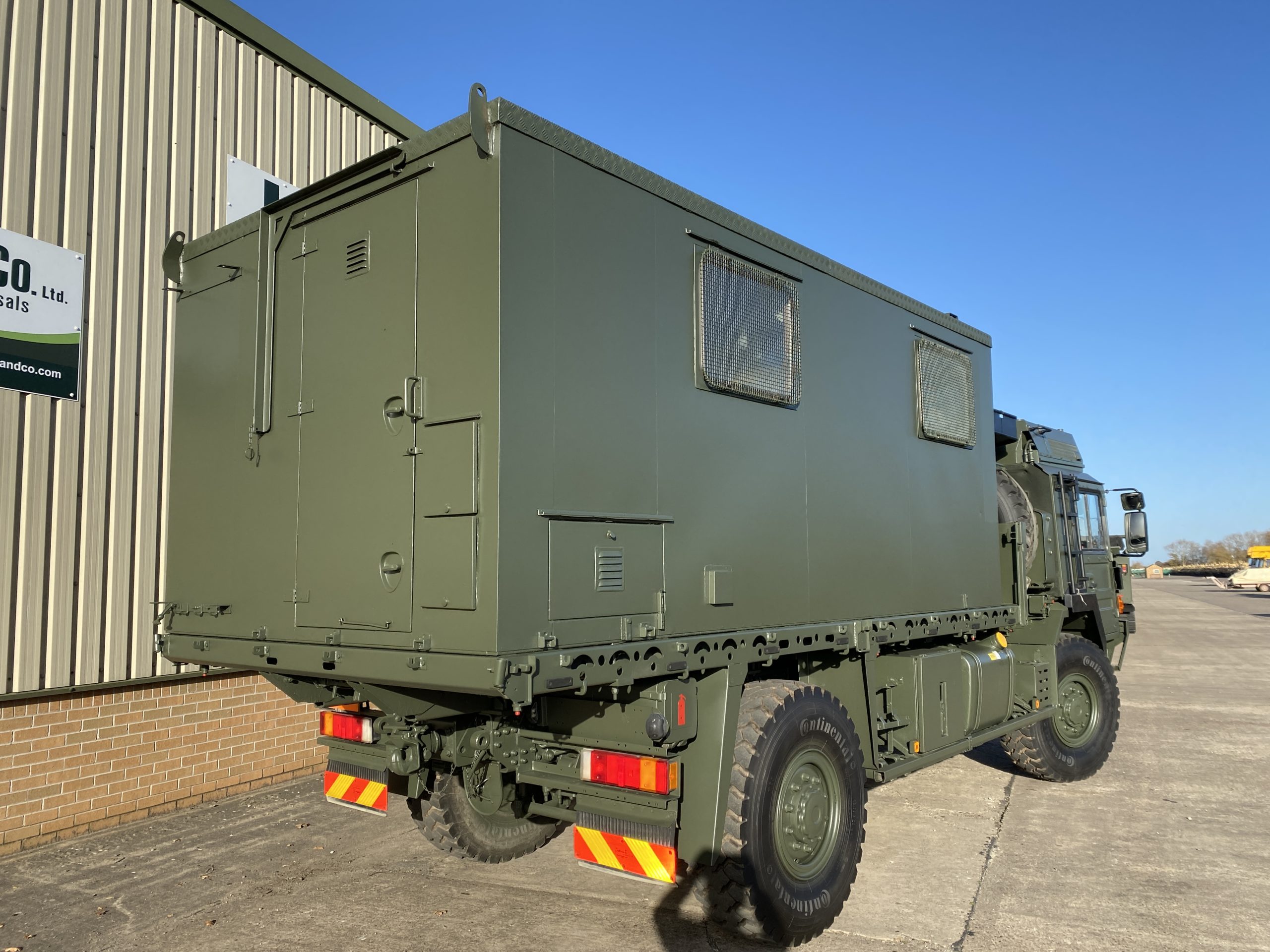 MAN HX60 18.330 Box Truck