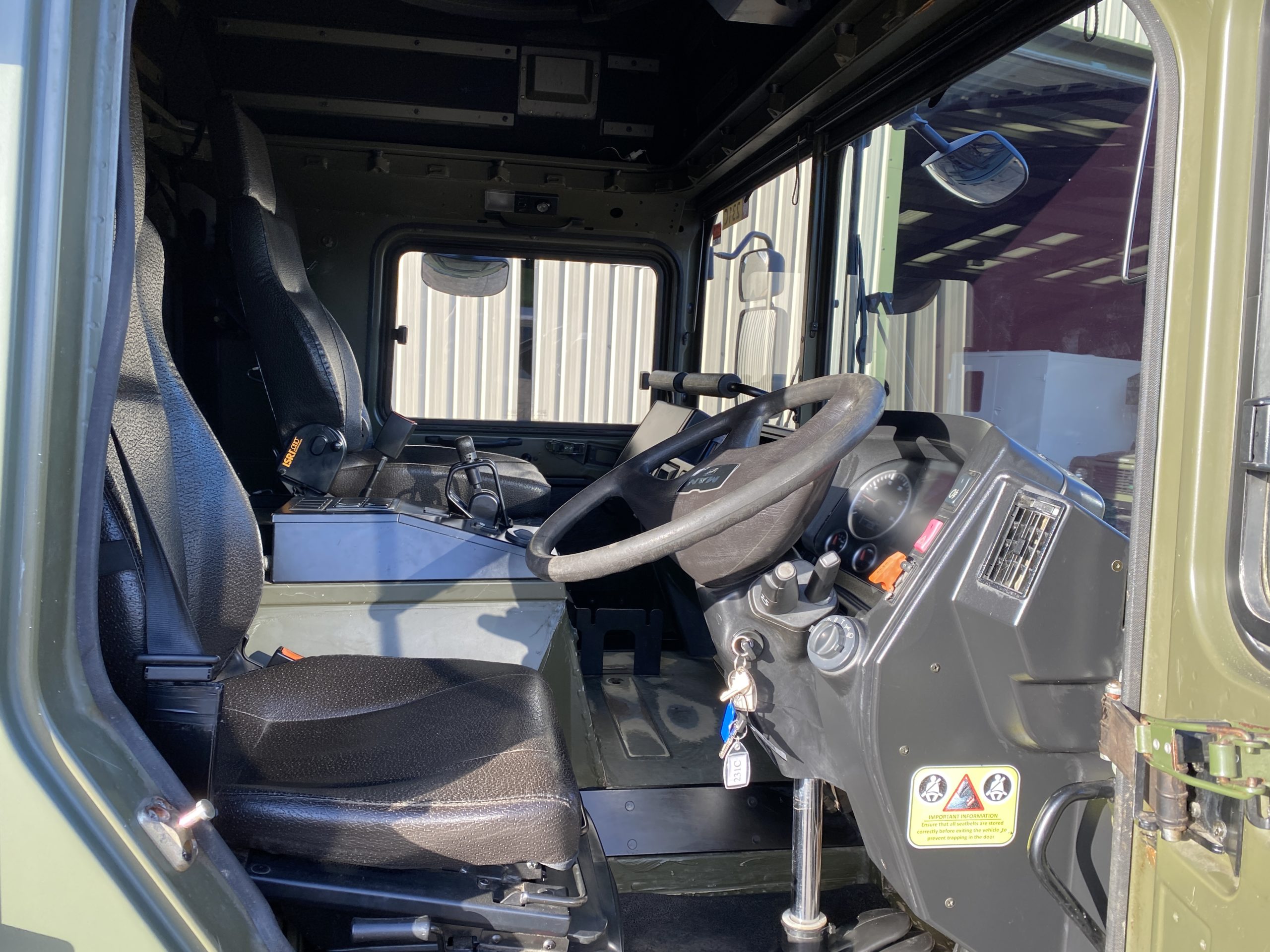 MAN HX60 18.330 Box Truck
