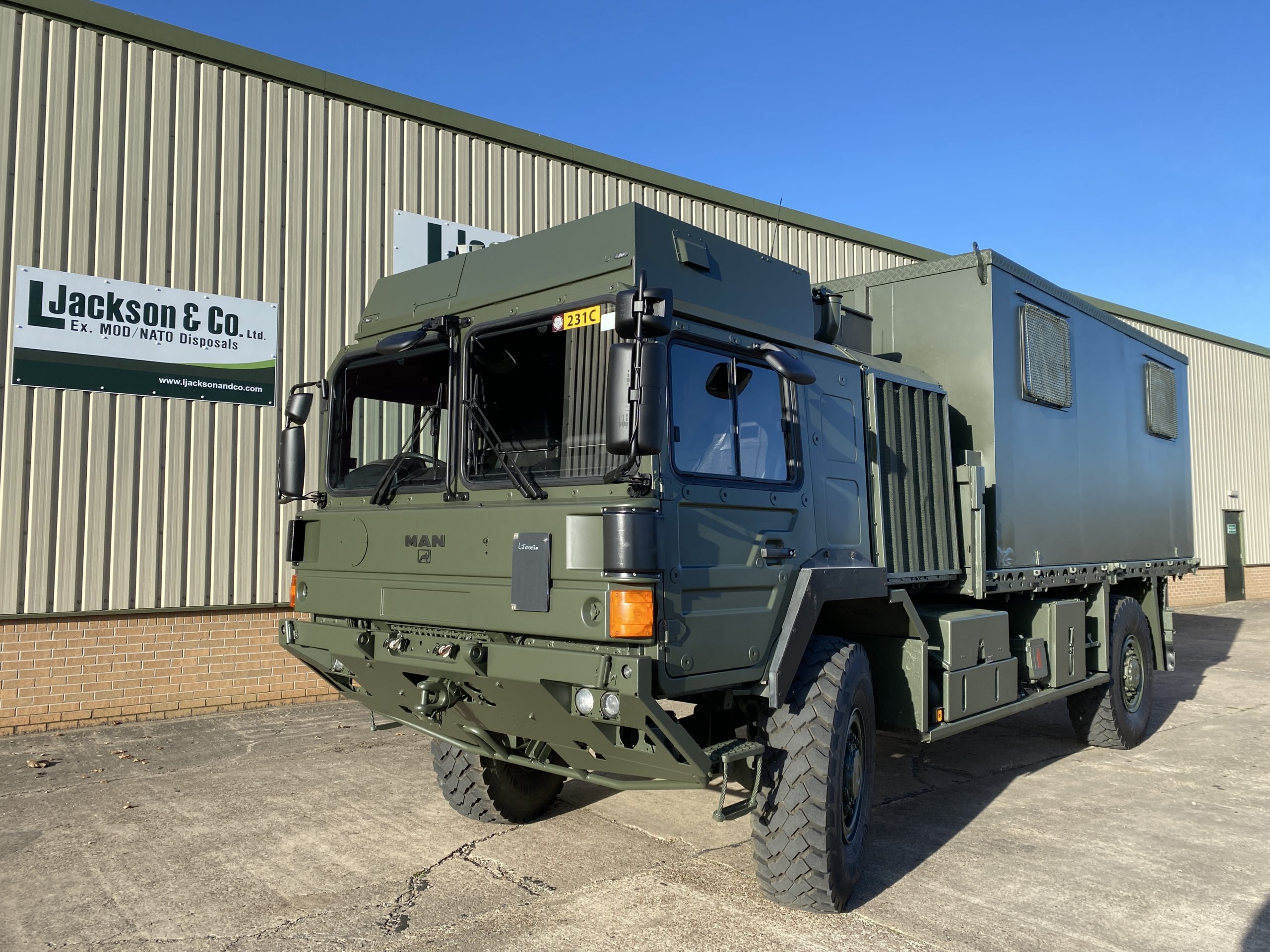 MAN HX60 18.330 Box Truck