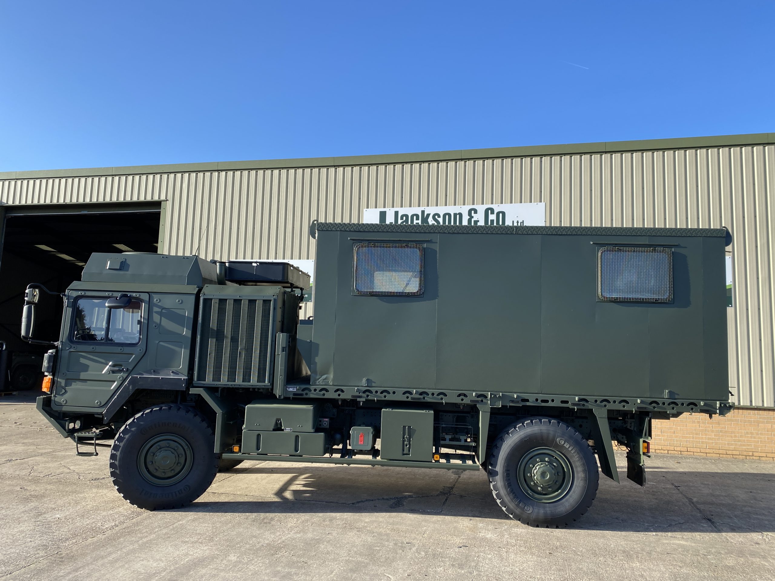 MAN HX60 18.330 Box Truck