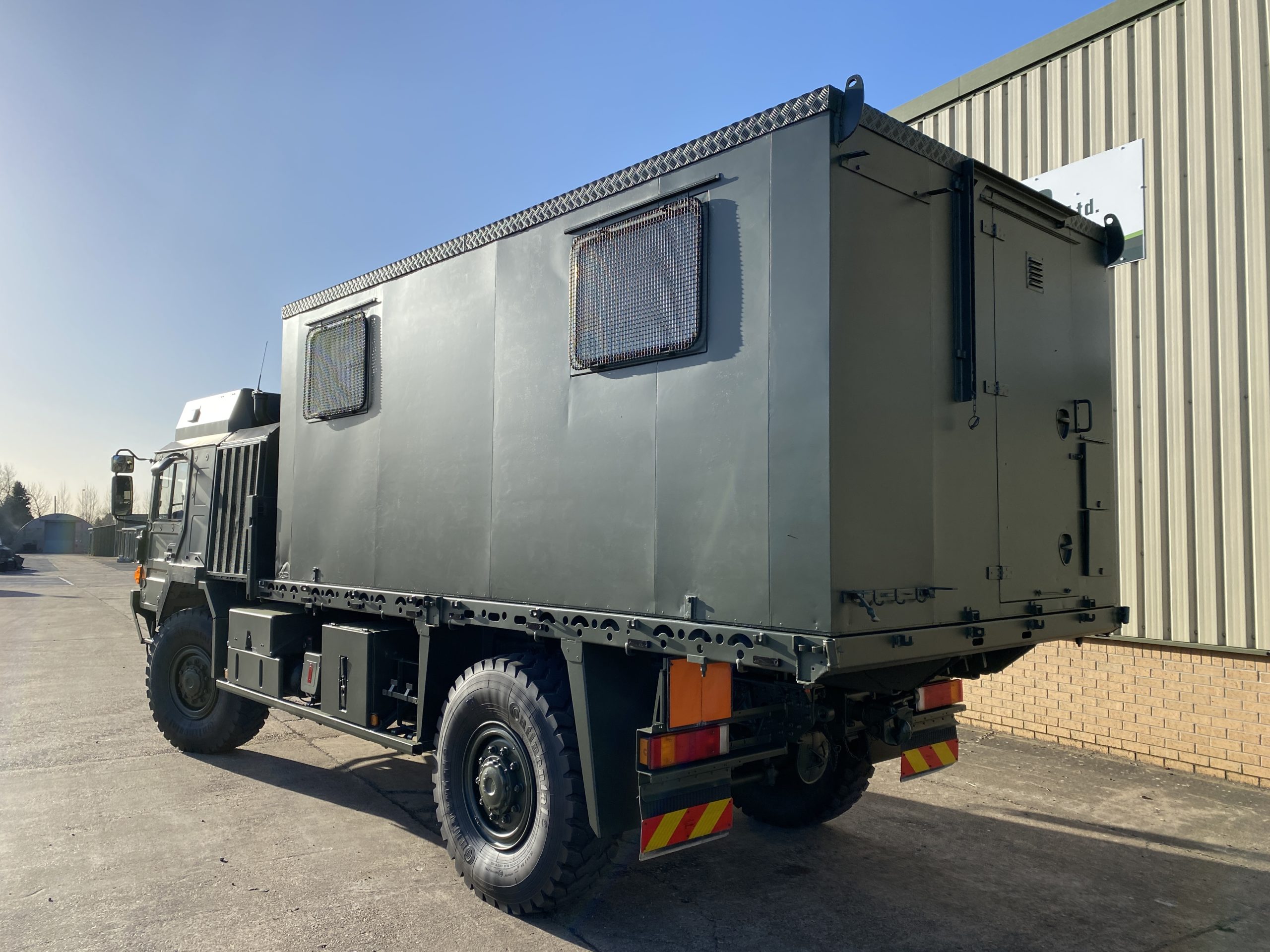 MAN HX60 18.330 Box Truck