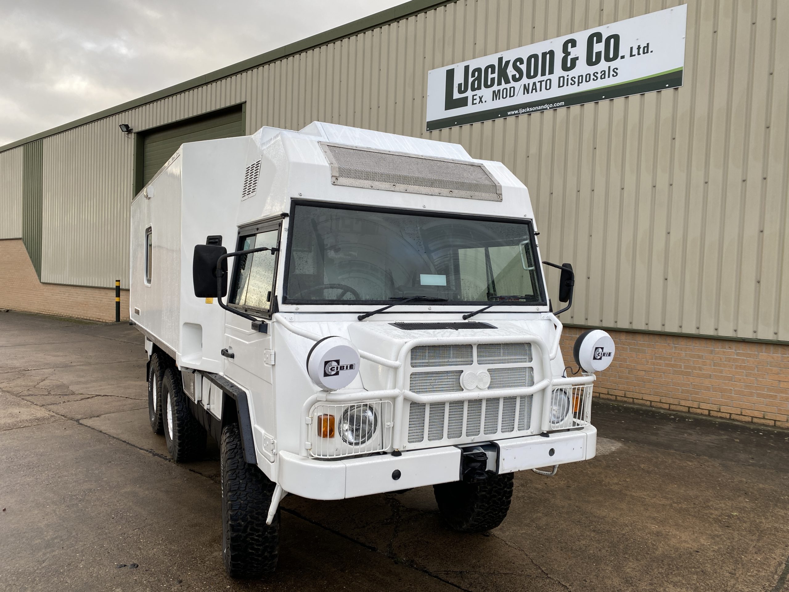 Pinzgauer 718 6×6 Box Vehicle