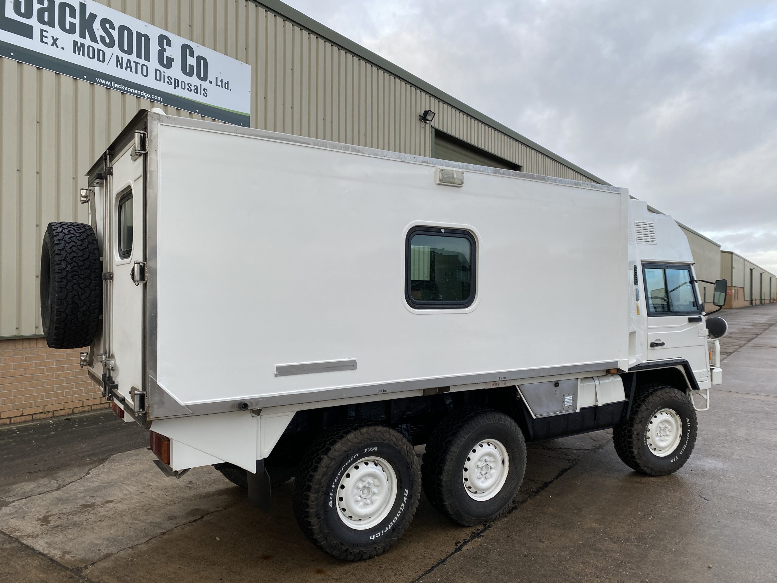 Pinzgauer 718 6×6 Box Vehicle