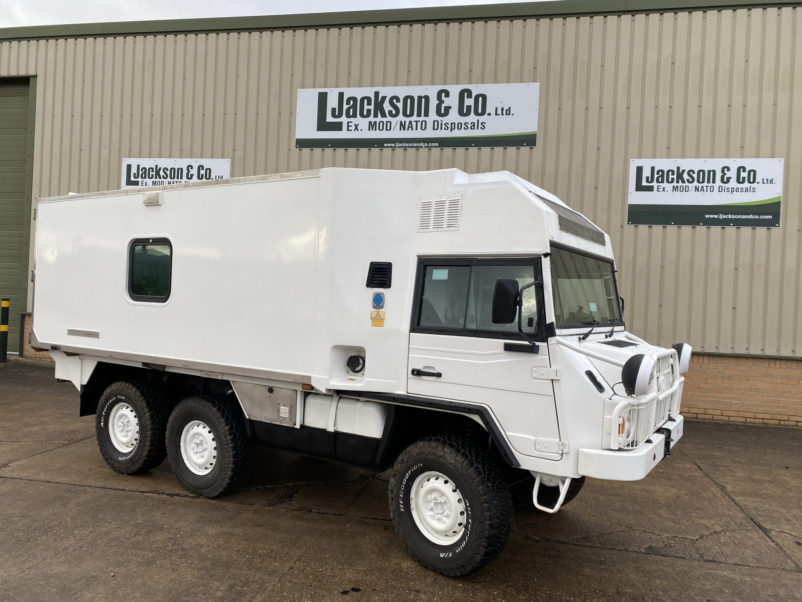 Pinzgauer 718 6×6 Box Vehicle