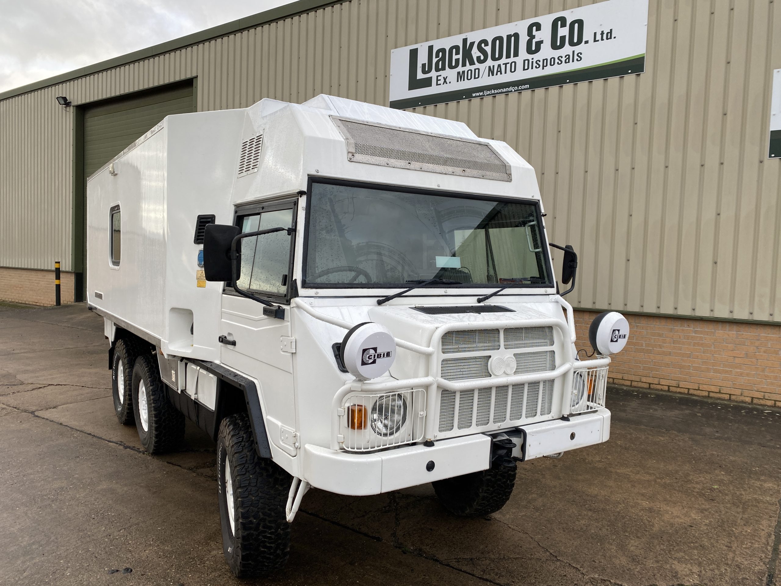 Pinzgauer 718 6×6 Box Vehicle