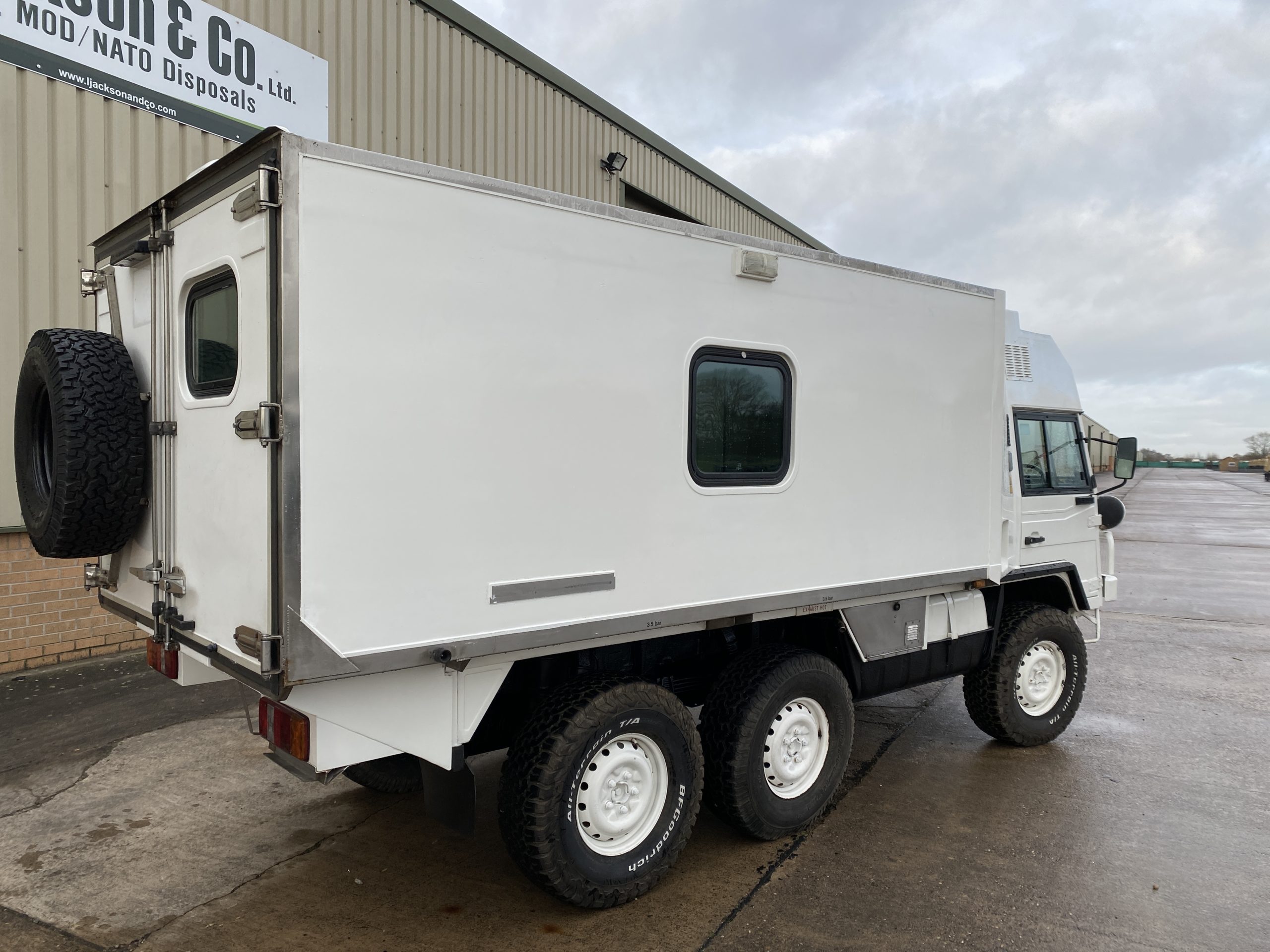 Pinzgauer 718 6×6 Box Vehicle