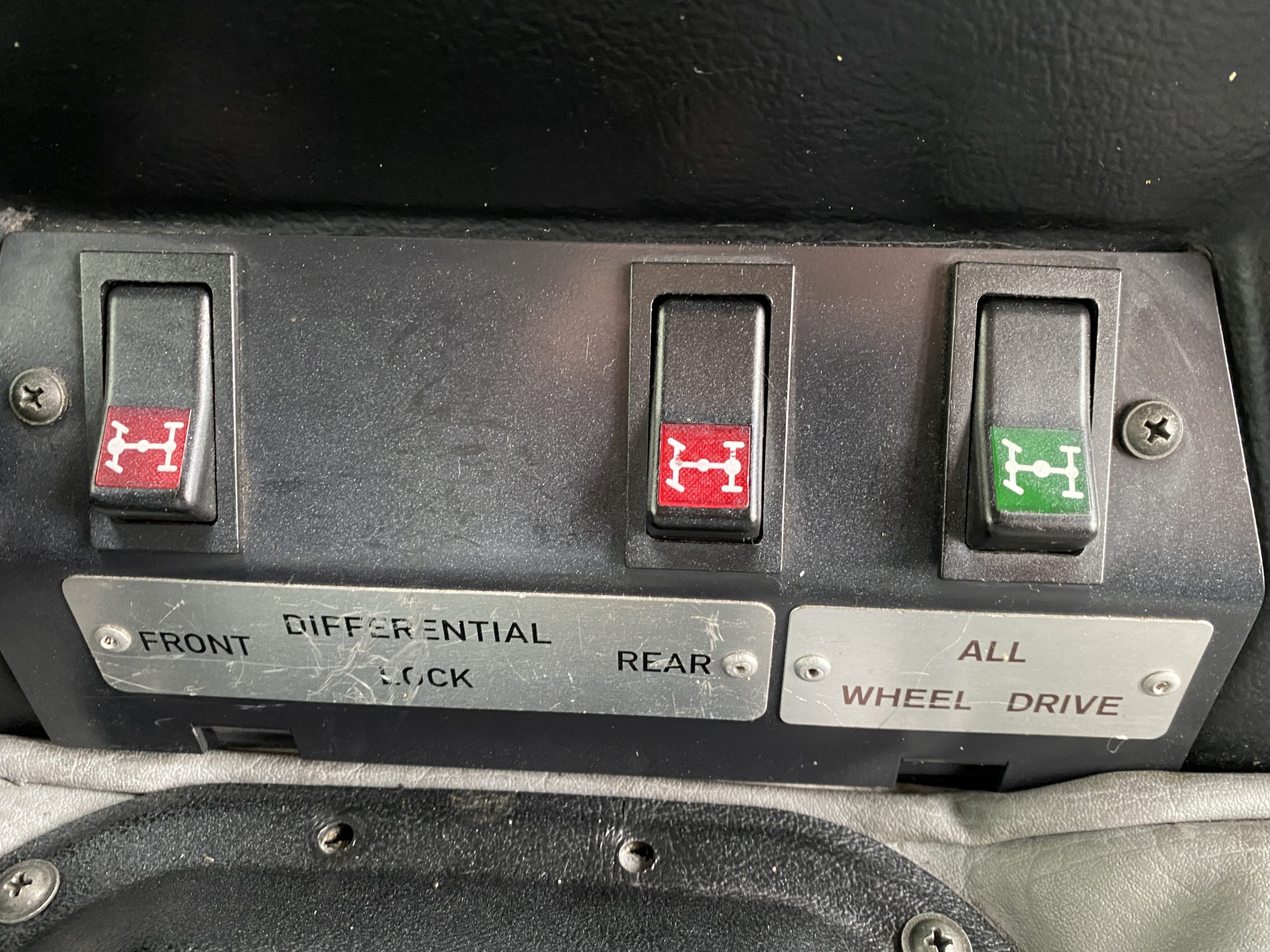Pinzgauer 718 6×6 Box Vehicle