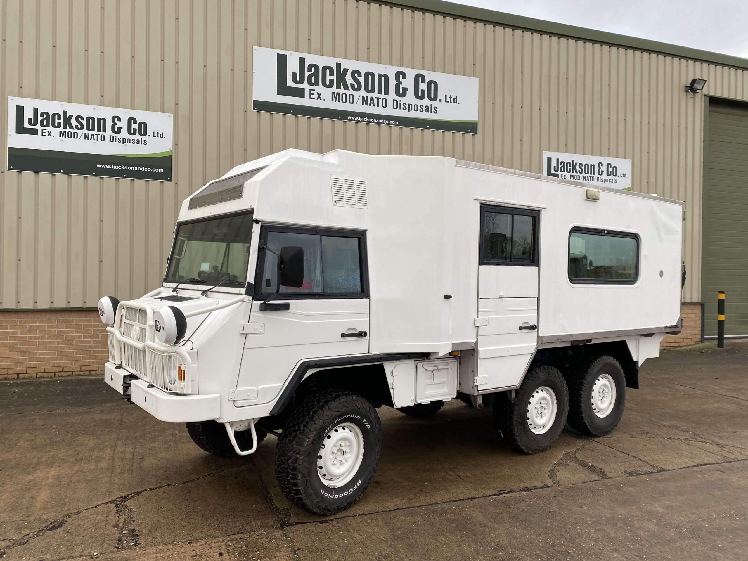 Pinzgauer 718 6×6 Box Vehicle