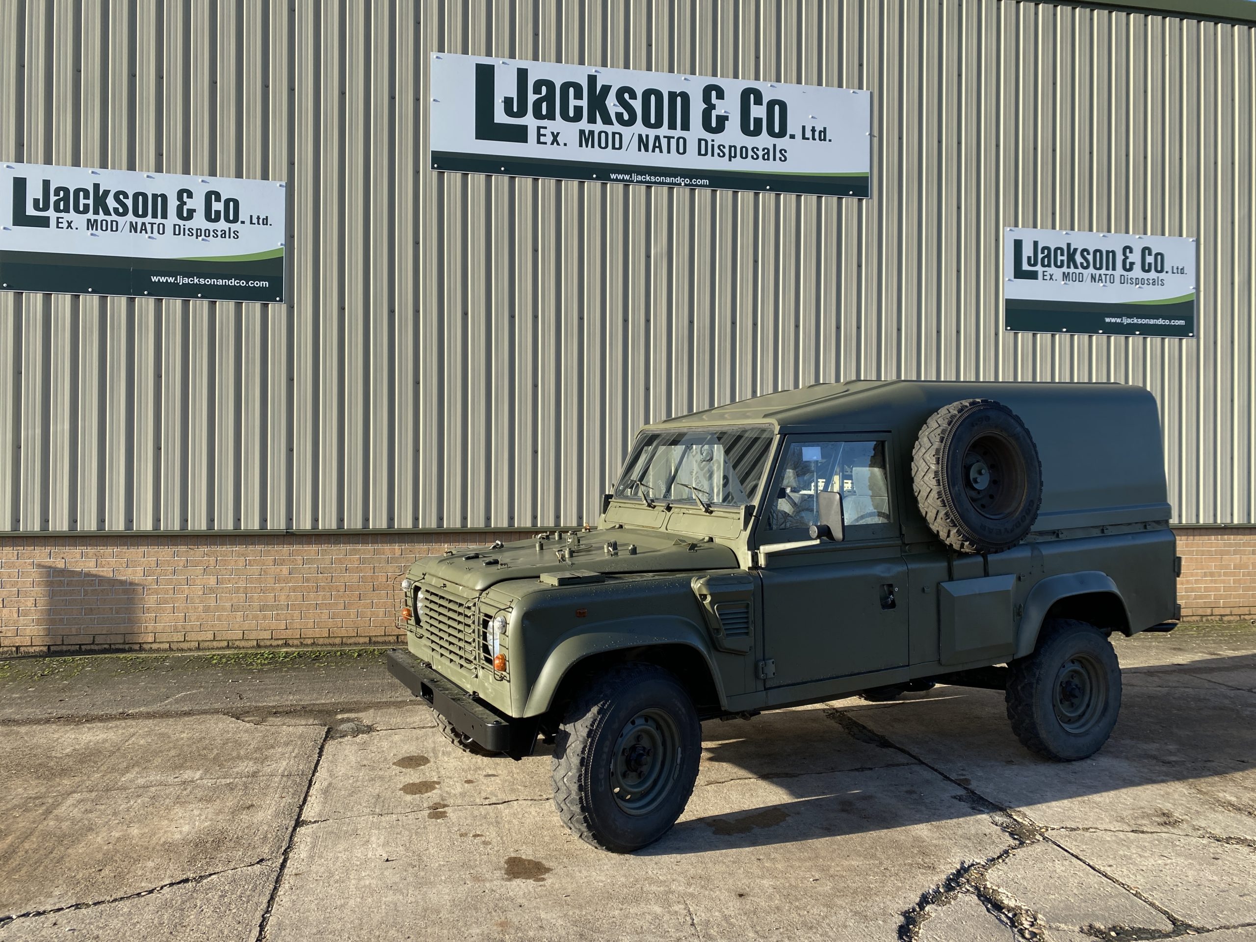 Land Rover Defender Wolf 110 Hard Top LHD