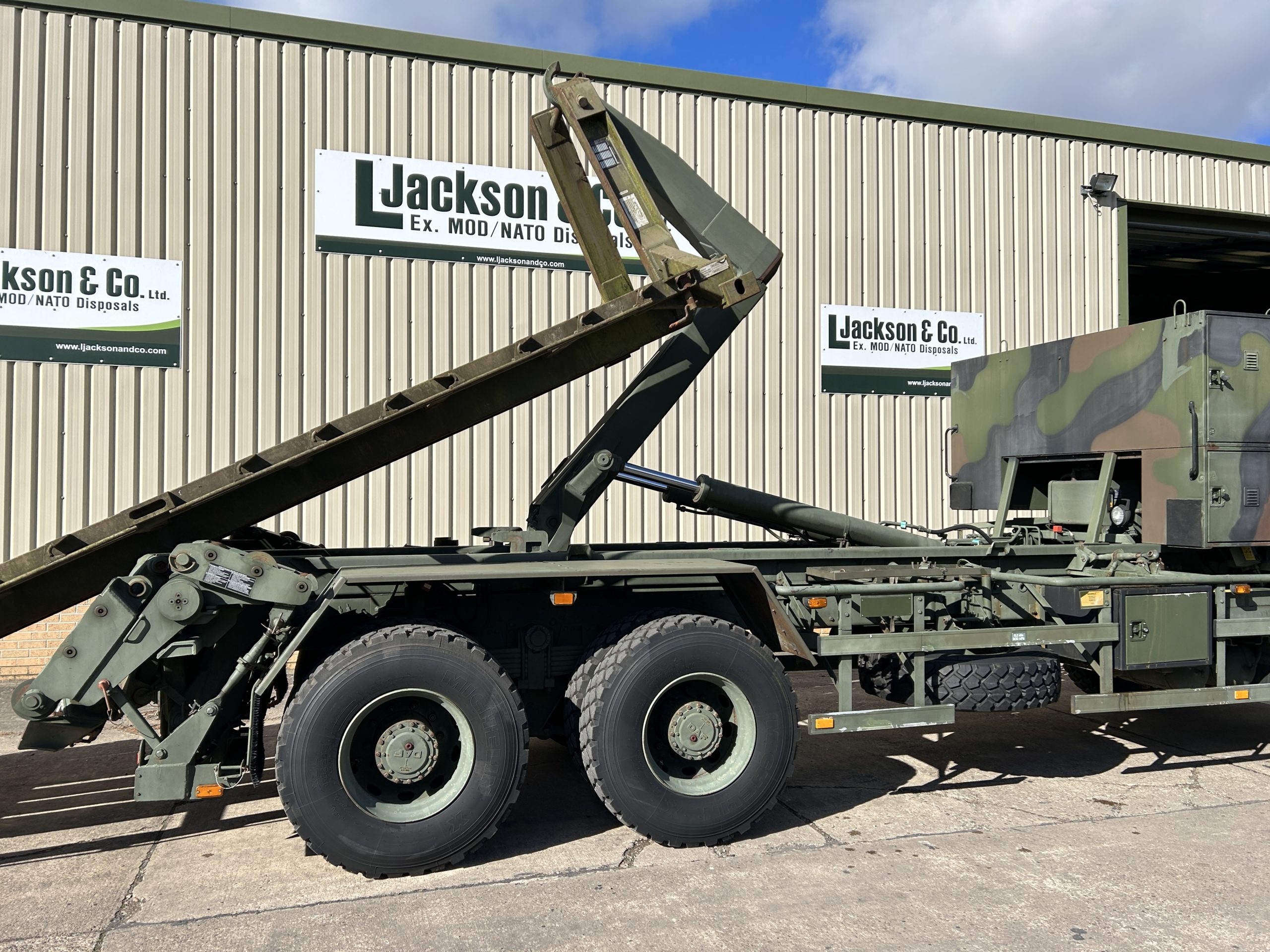 DAF 2300 6×6 Drops Hook Loader Truck