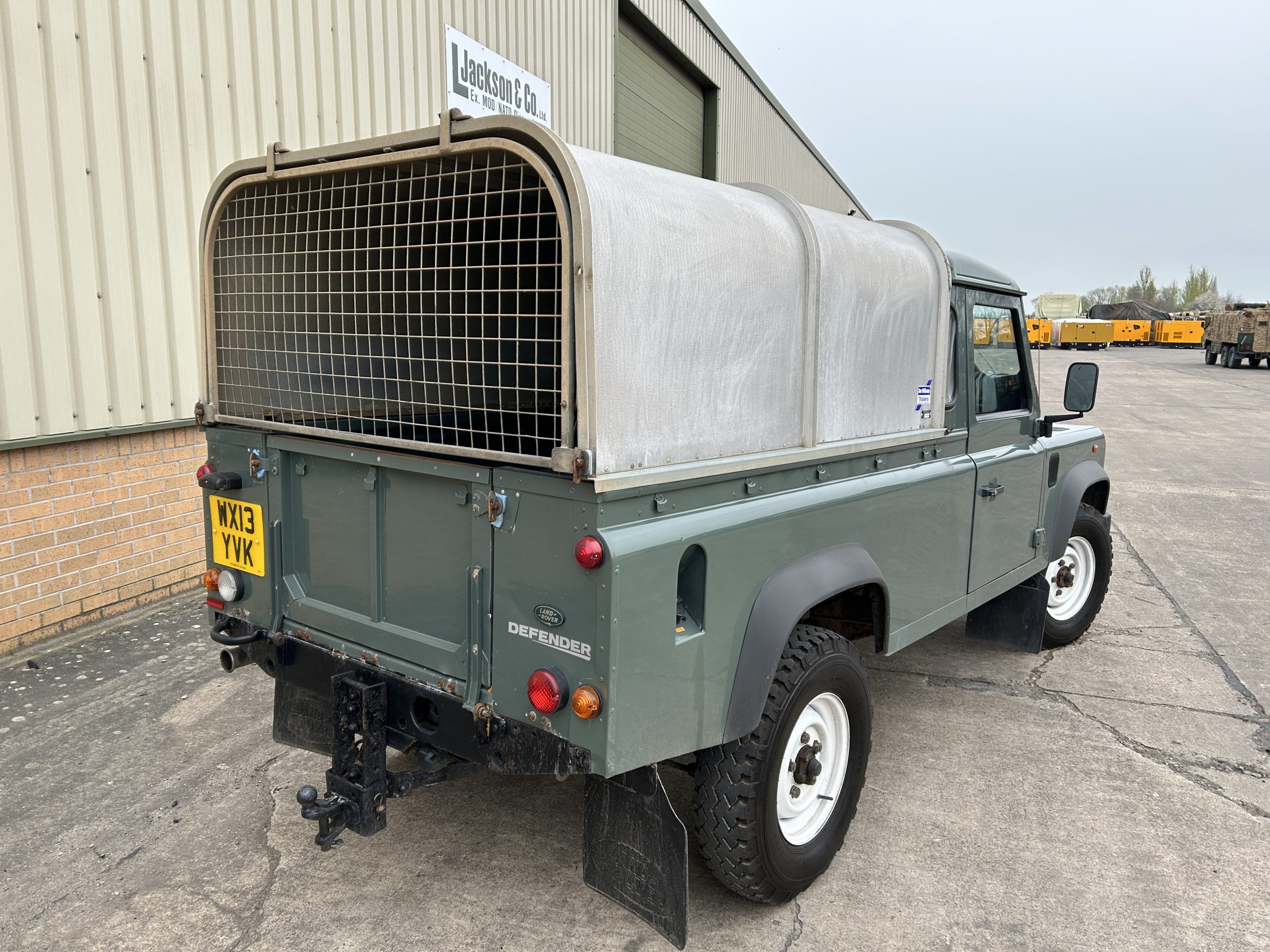 Land Rover Defender 110 Pickup