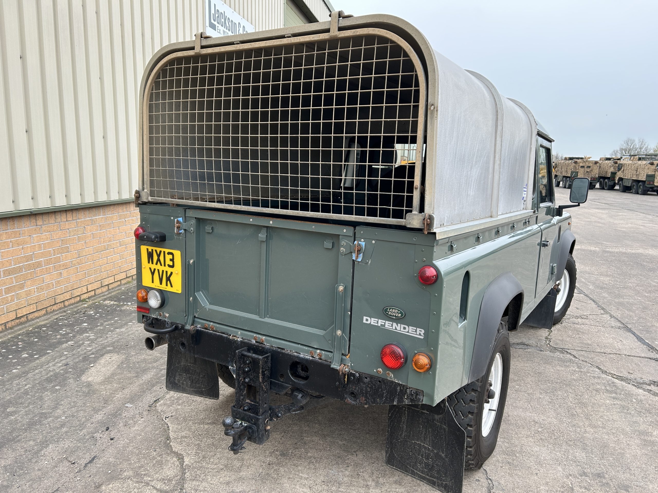 Land Rover Defender 110 Pickup