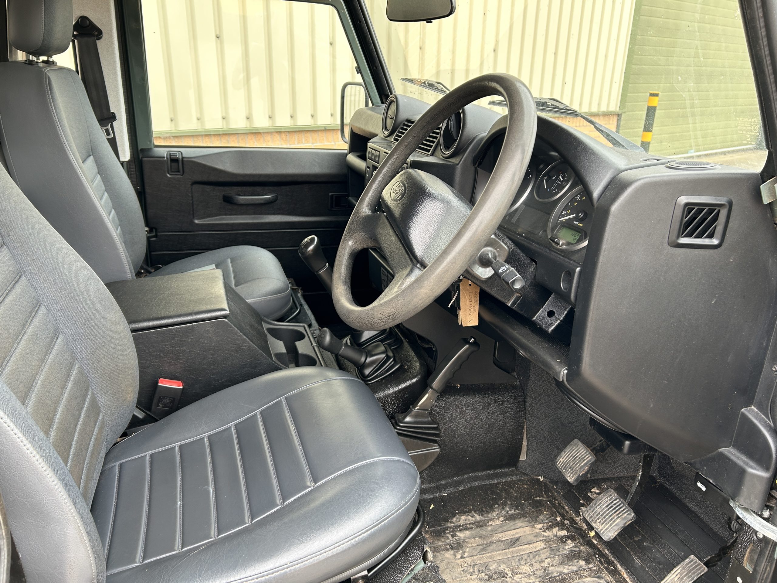 Land Rover Defender 110 Pickup