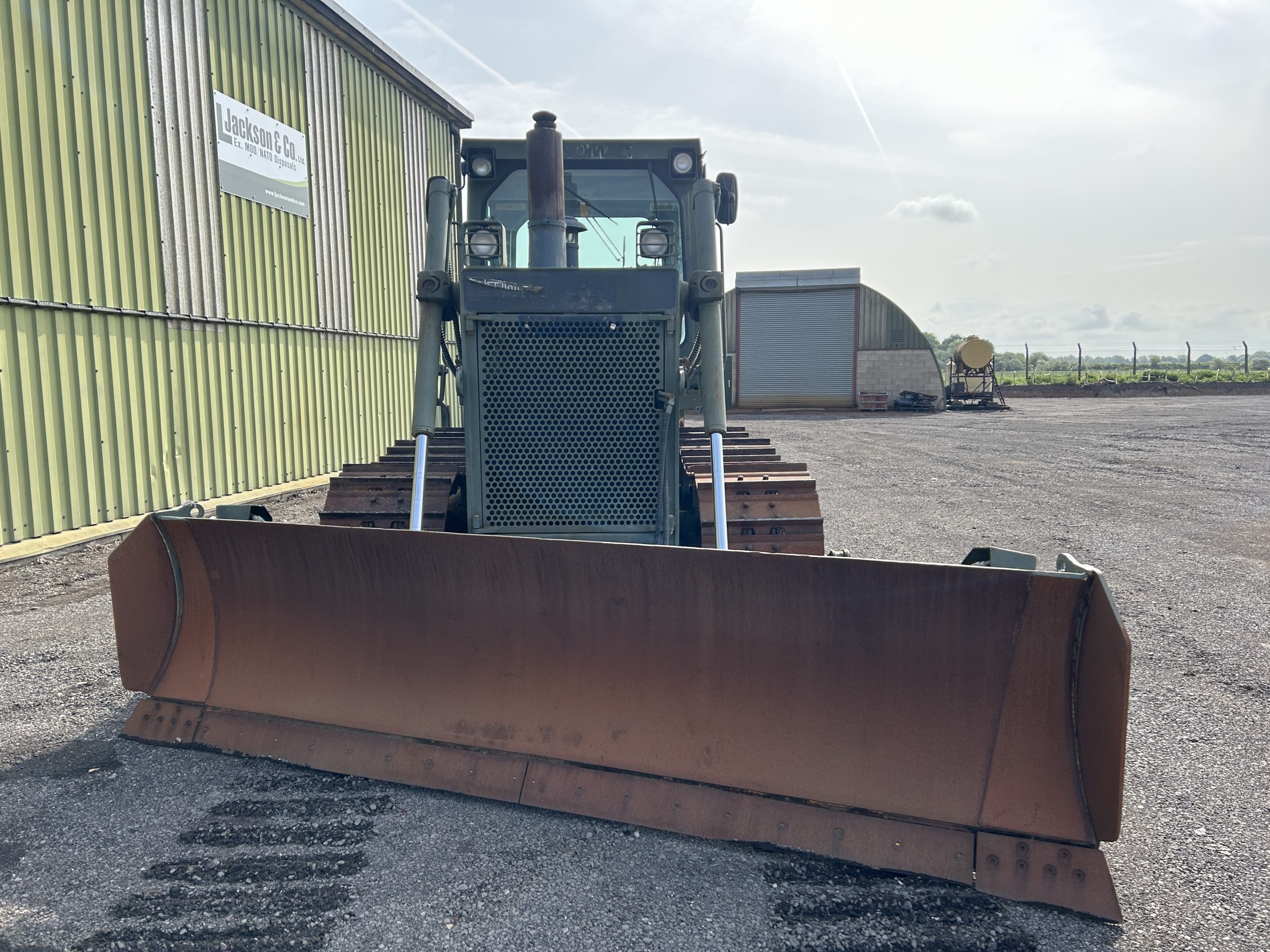 Hanomag D680E Dozer with Ripper
