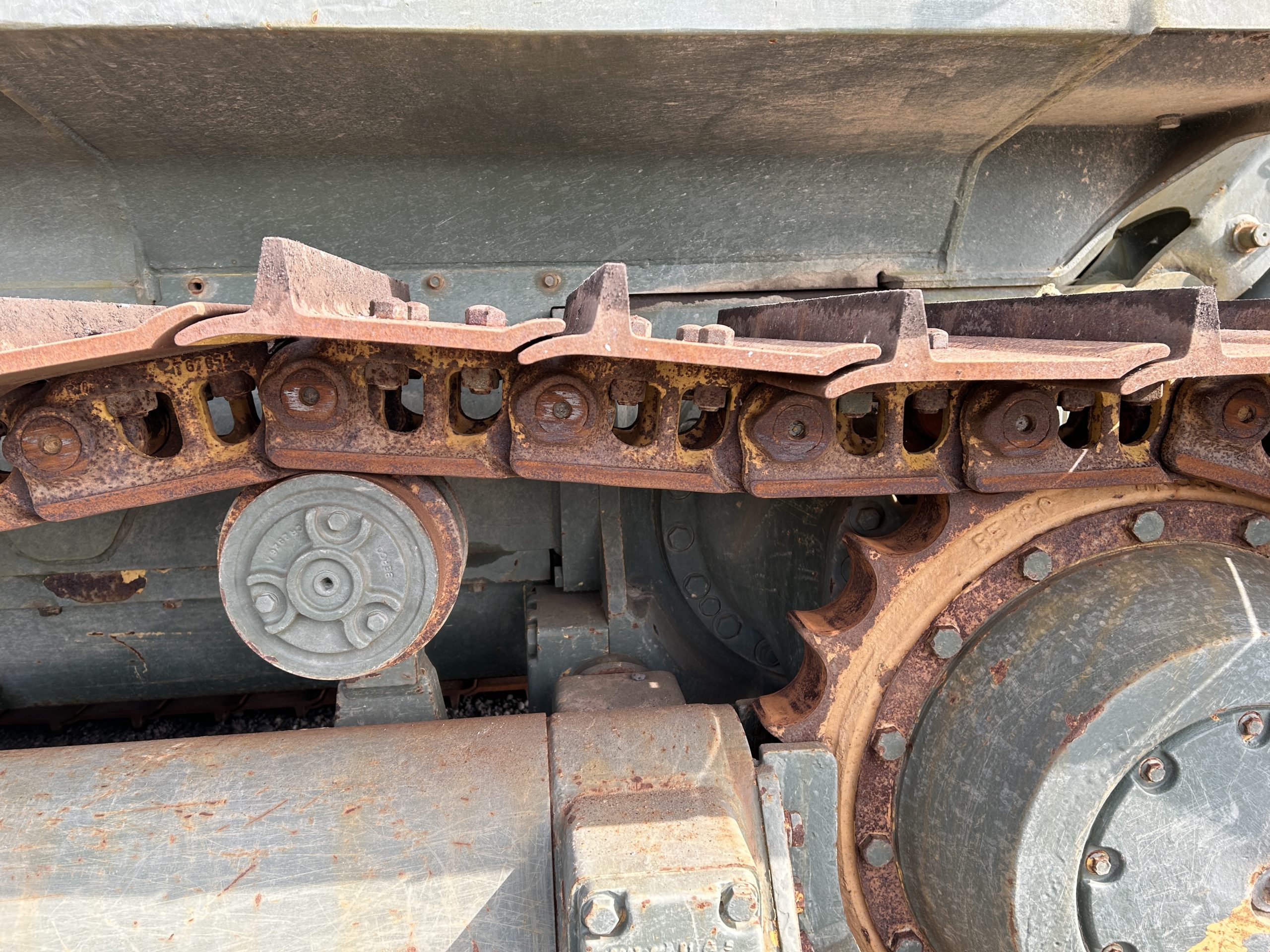 Hanomag D680E Dozer with Ripper