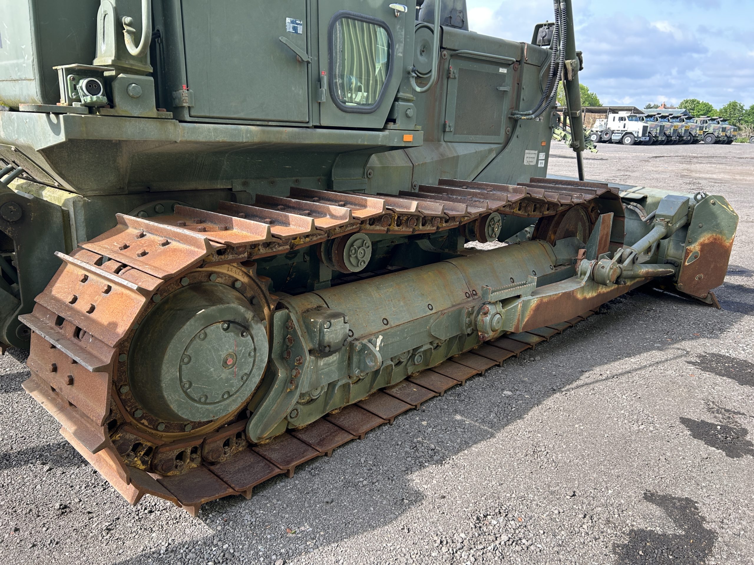 Hanomag D680E Dozer with Ripper