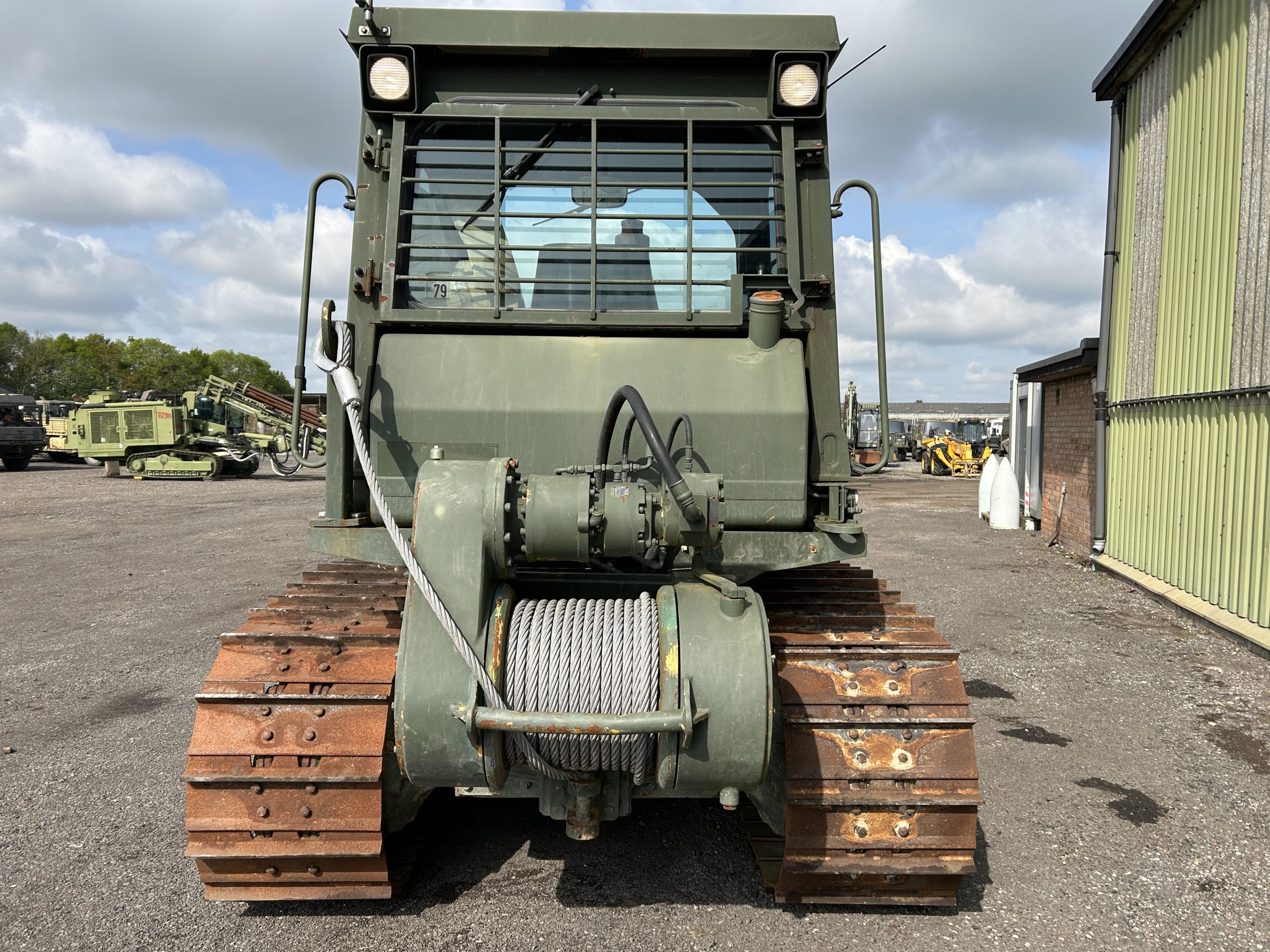 Hanomag D680E Dozer with Winch
