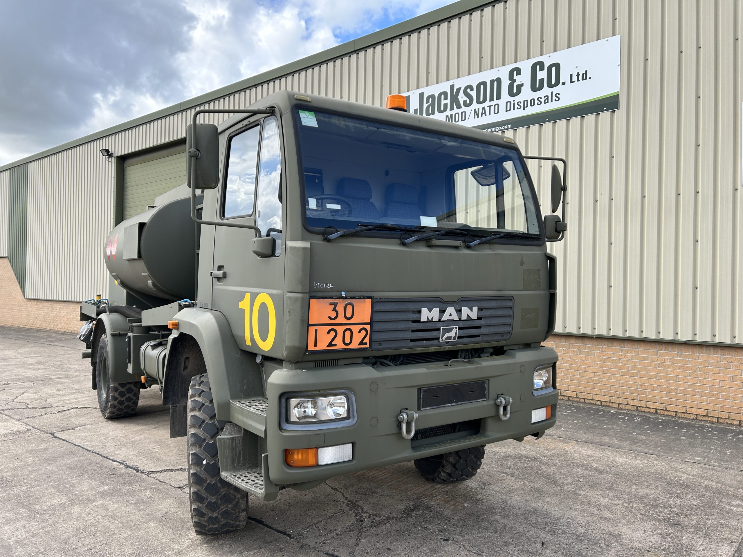 MAN LE14.220 4×4 5,000 Litre Tanker