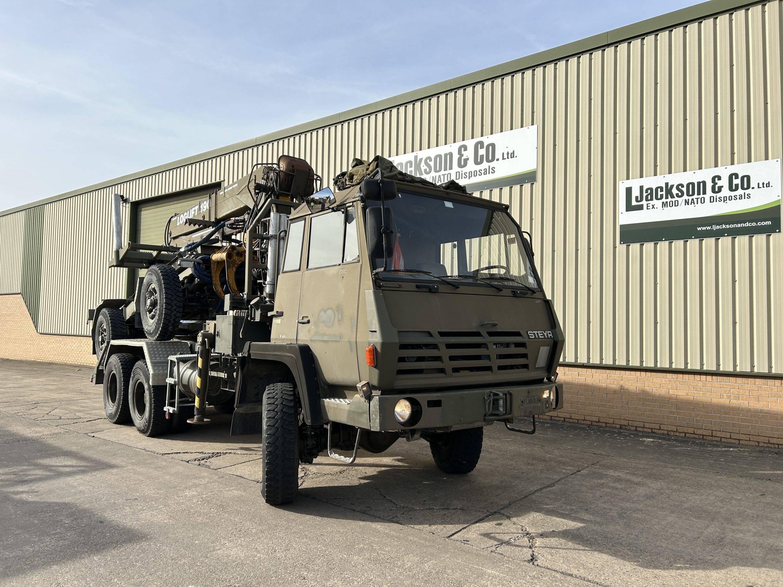 Steyr 1491.310 6×6 Timber Loglift Truck