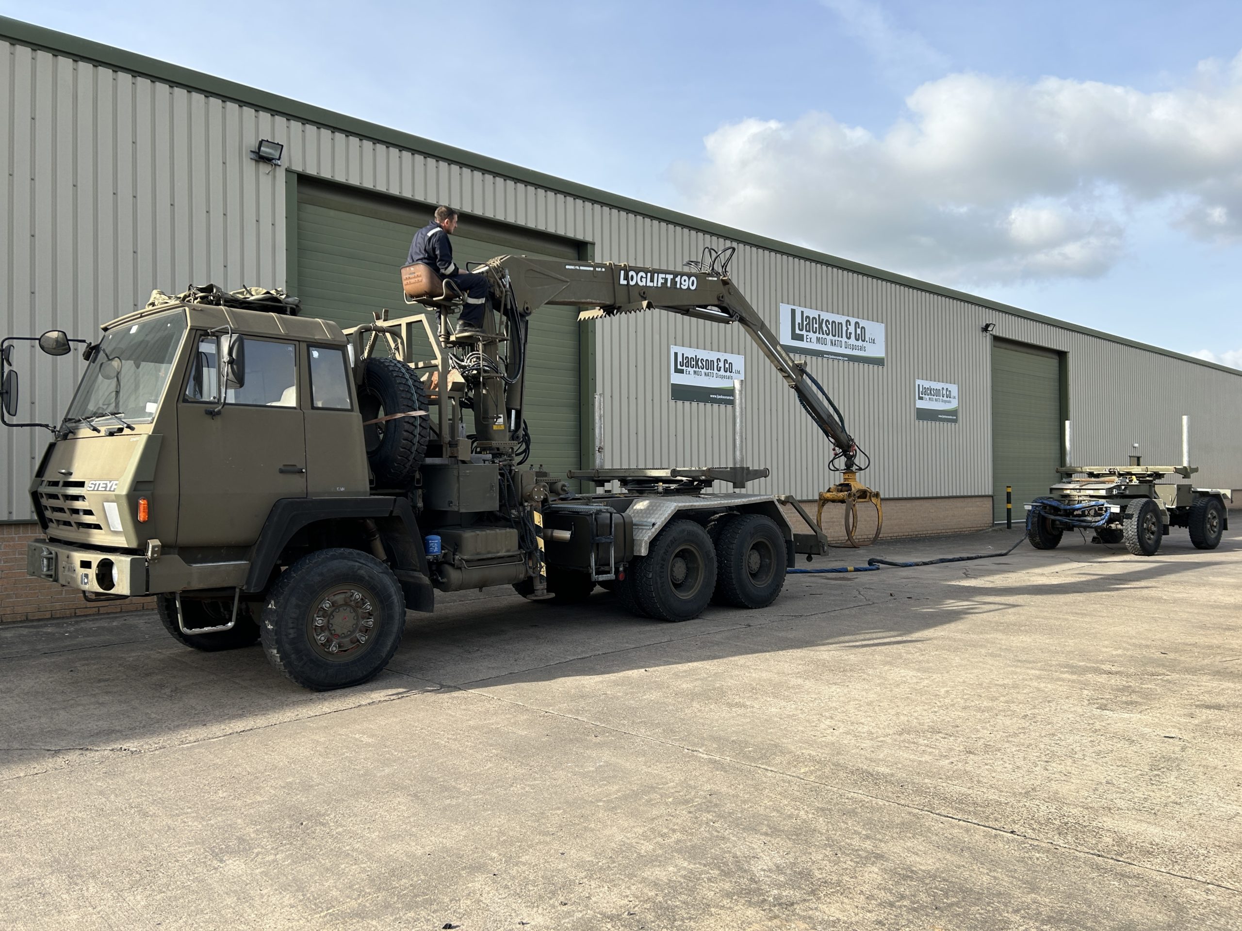 Steyr 1491.310 6×6 Timber Loglift Truck