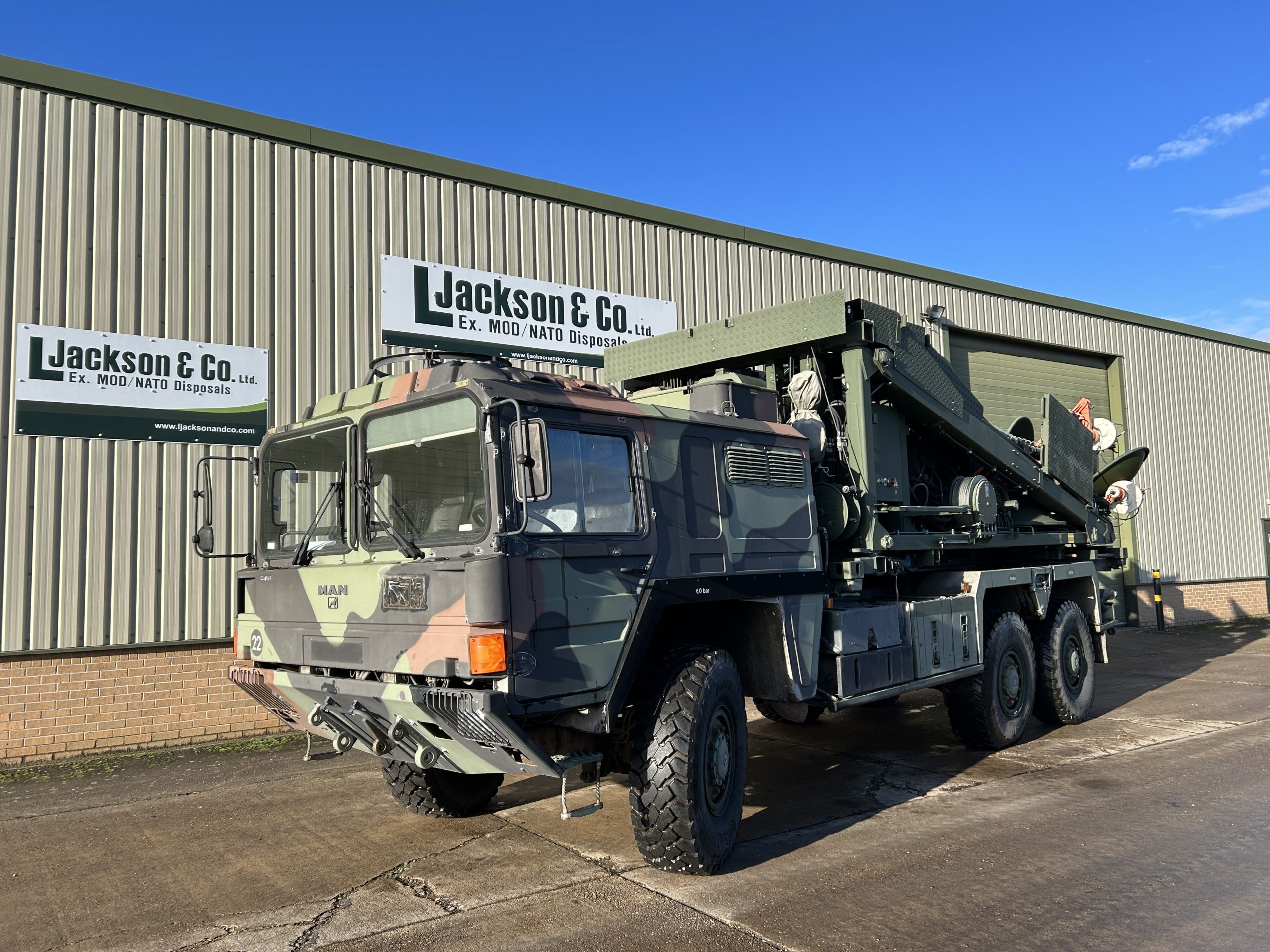 MAN KAT A1 25.422 6×6 with Aerial Mast