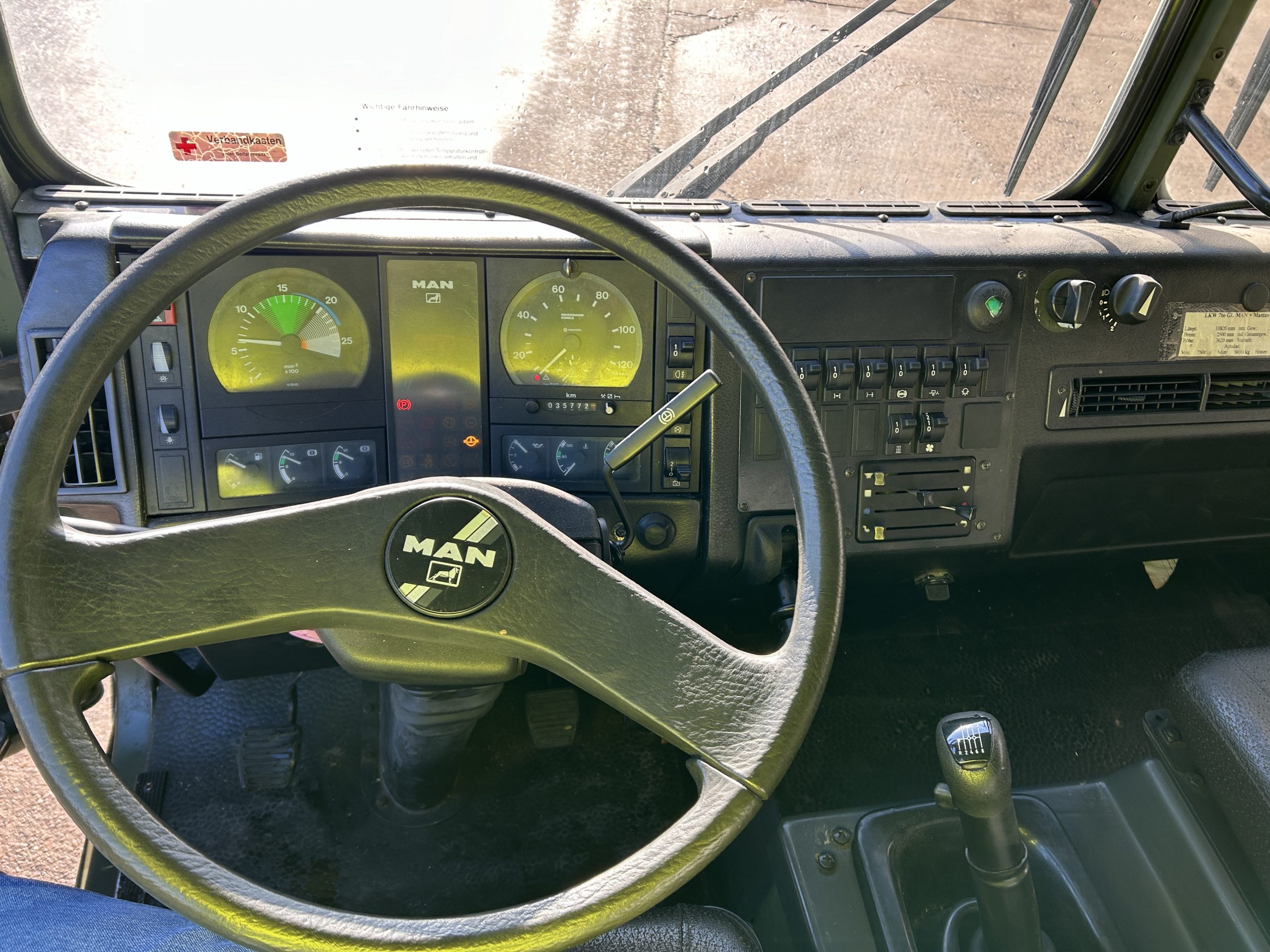 MAN KAT A1 25.422 6×6 with Aerial Mast