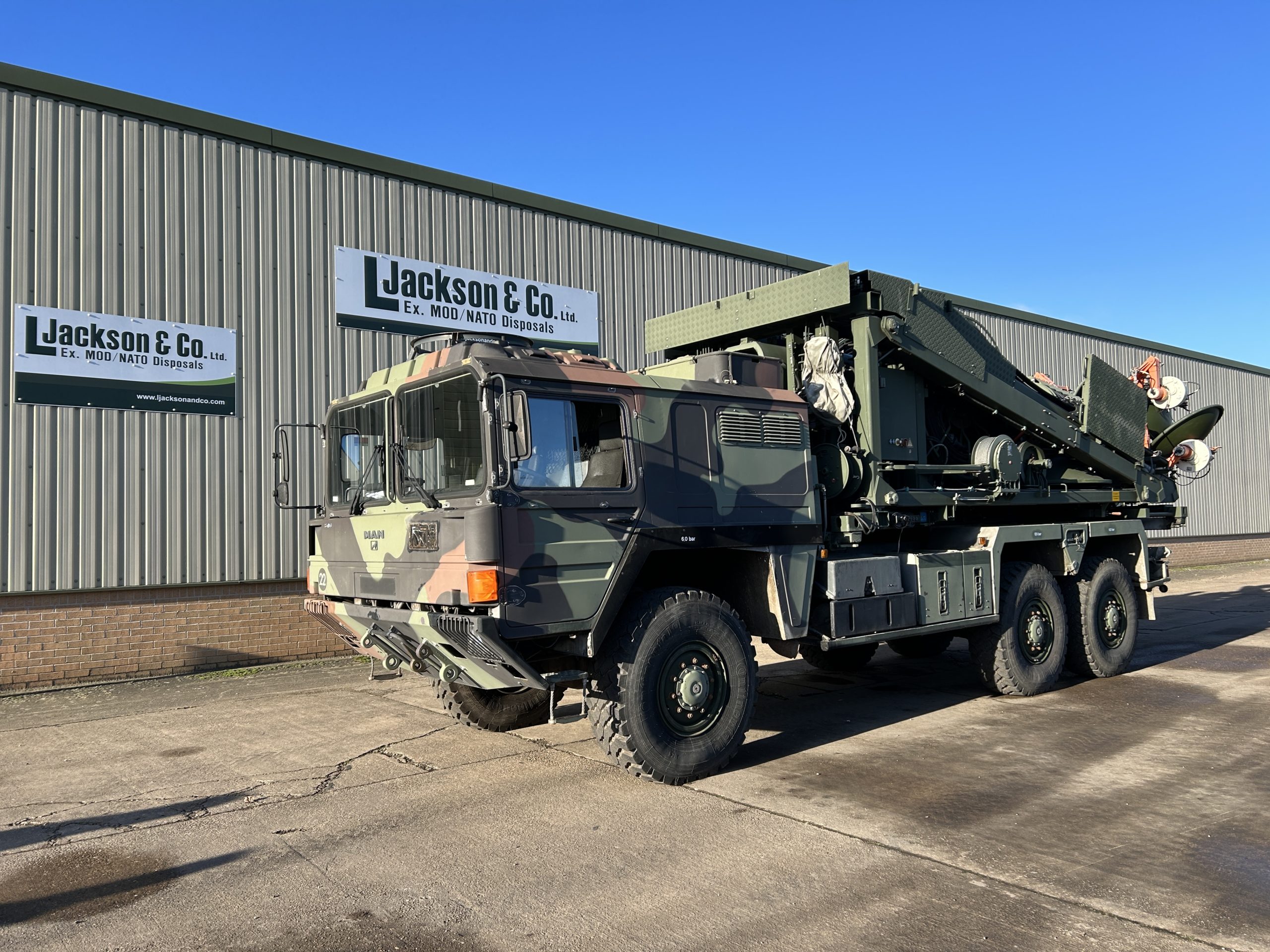 MAN KAT A1 25.422 6×6 with Aerial Mast