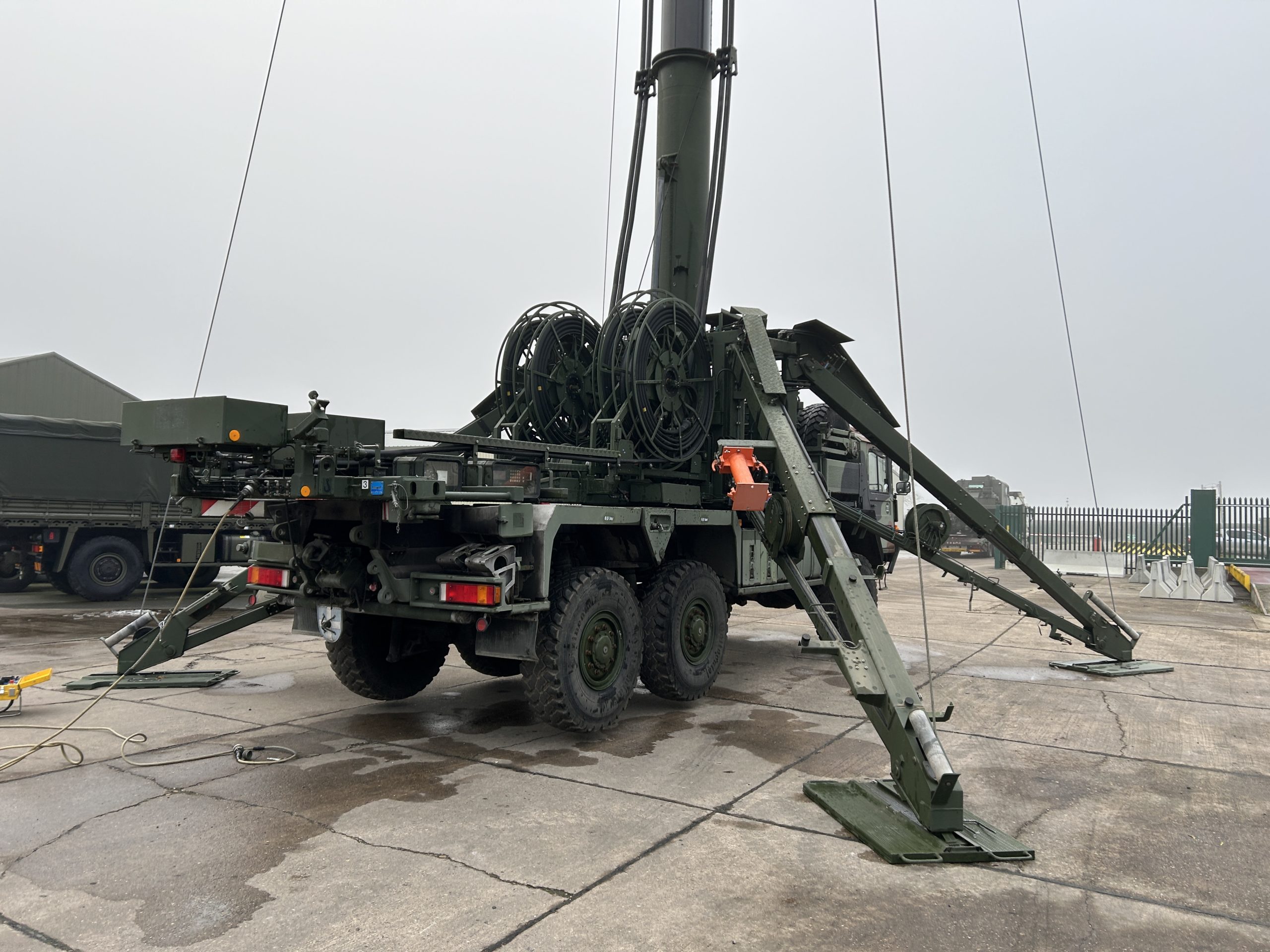 MAN KAT A1 25.422 6×6 with Aerial Mast