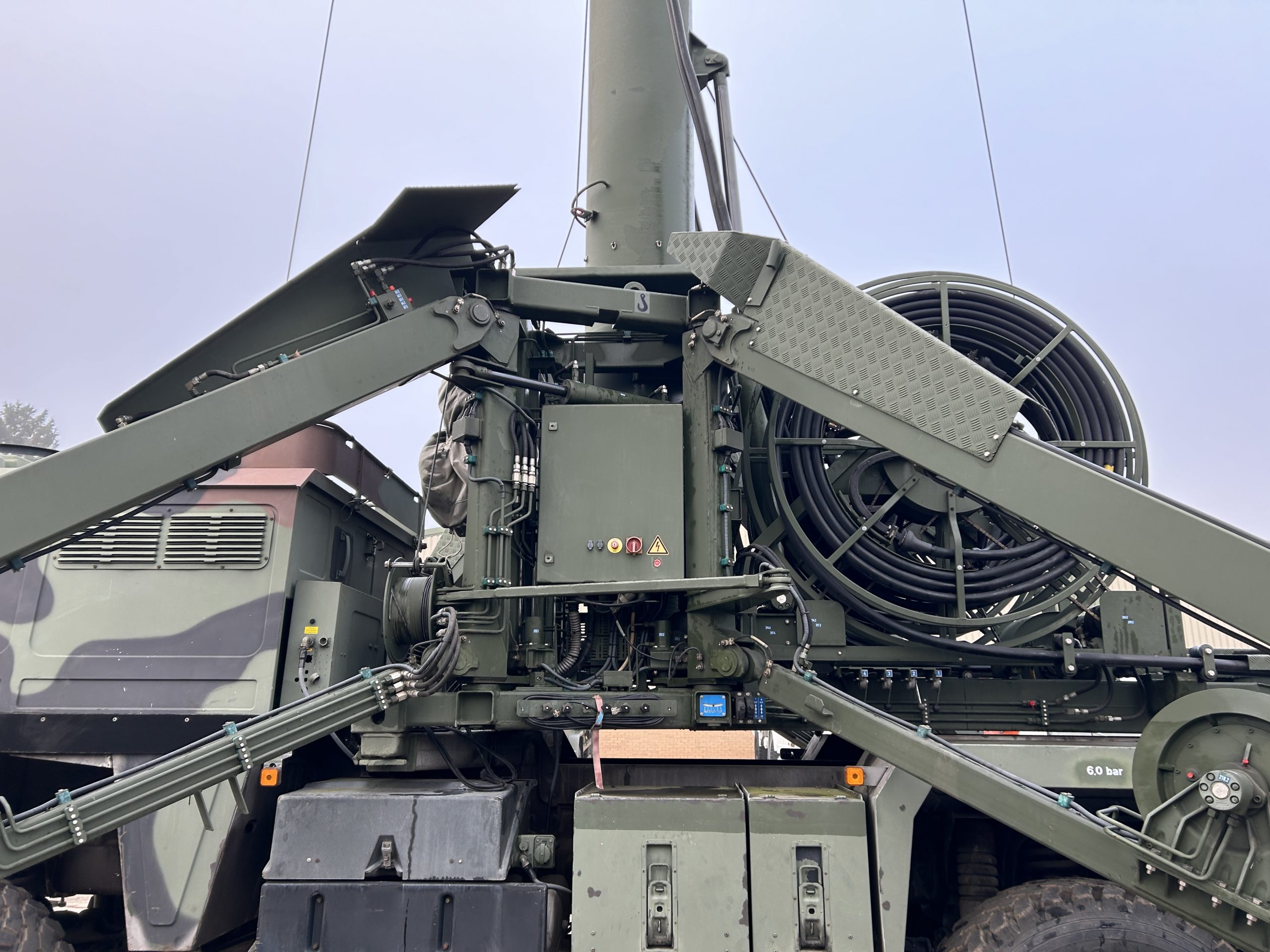 MAN KAT A1 25.422 6×6 with Aerial Mast