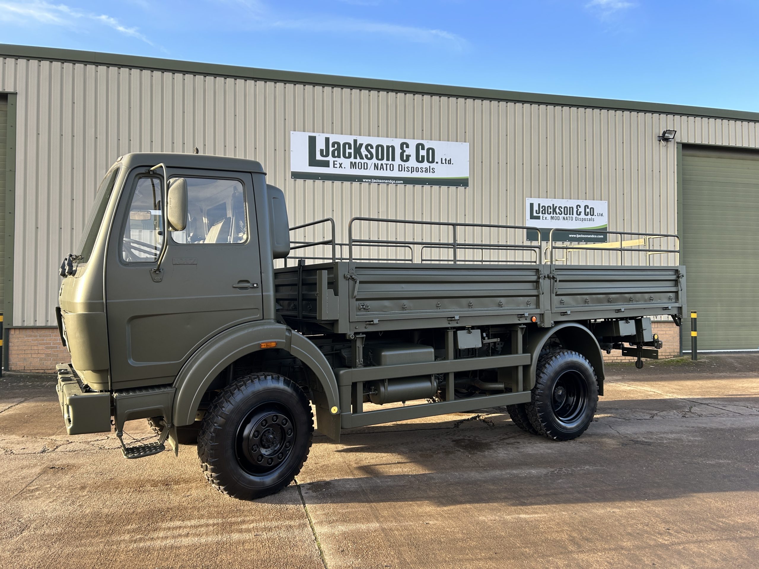 Mercedes 1017 4×4 Cargo Truck