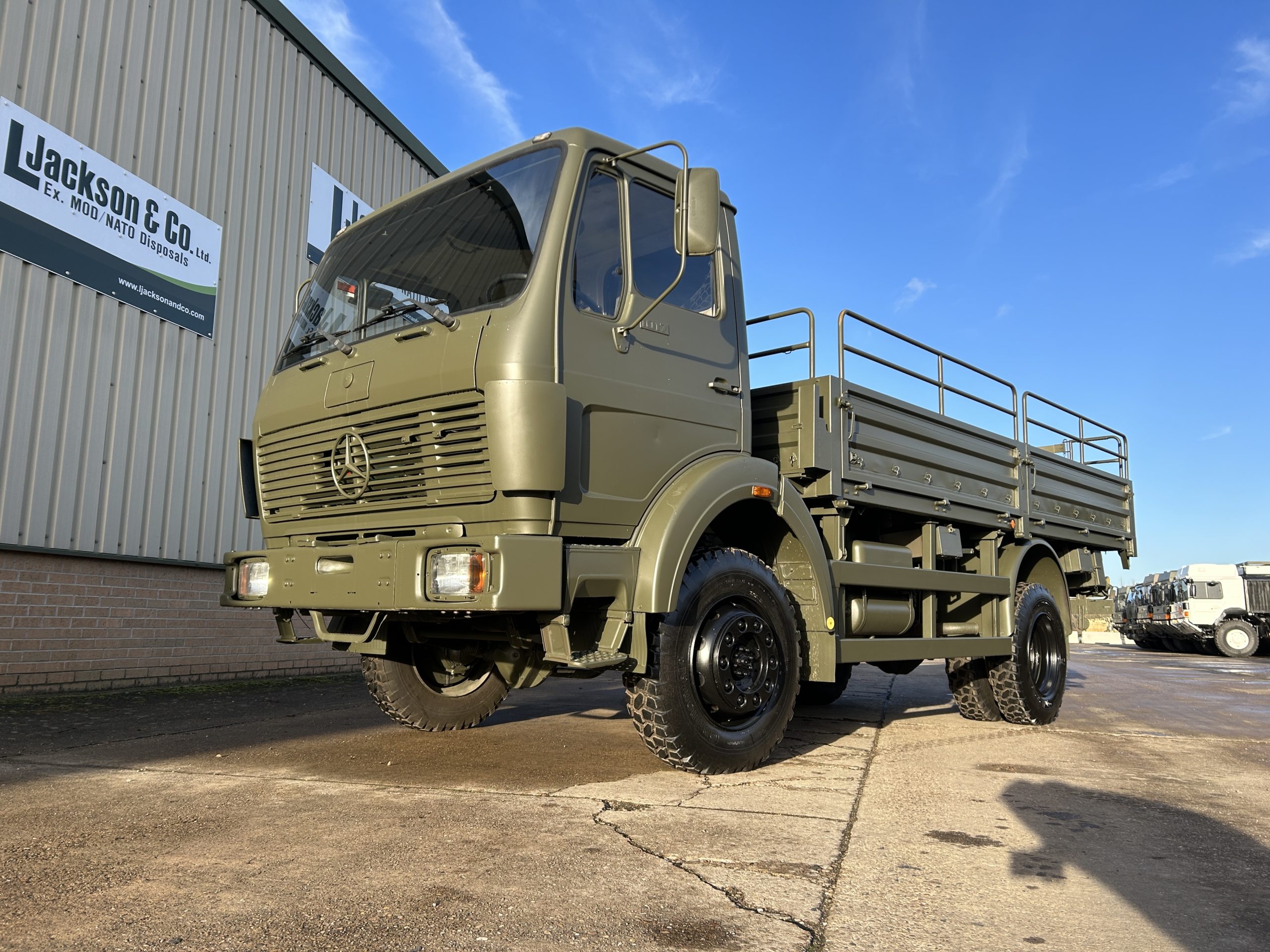 Mercedes 1017 4×4 Cargo Truck