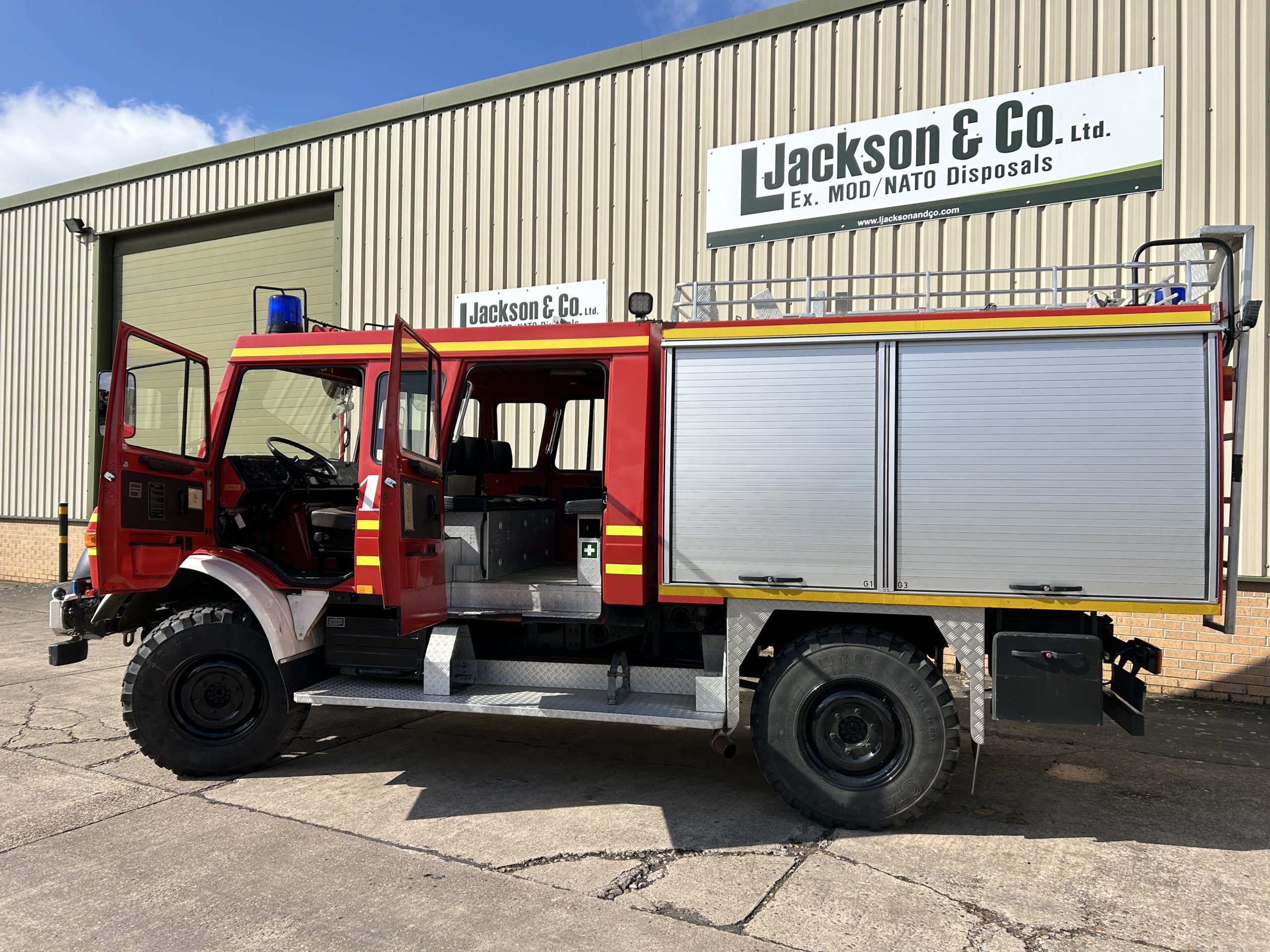 Mercedes Unimog U1300L/37 Double Cab Fire Truck