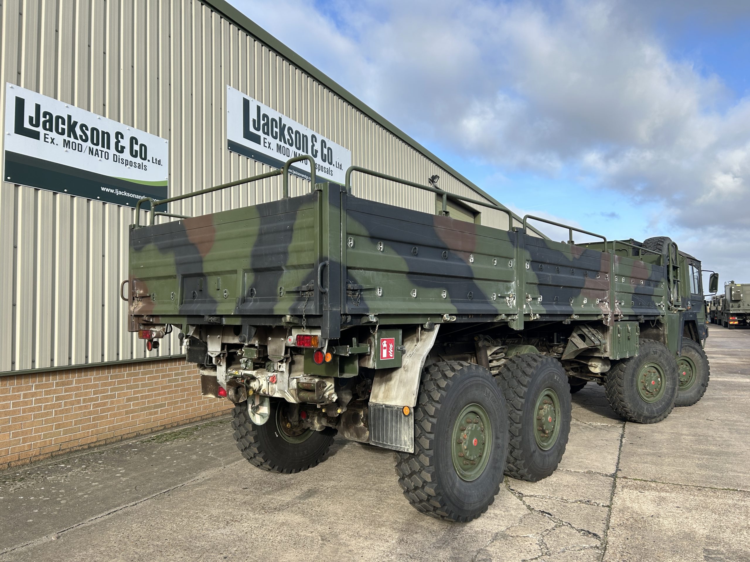 MAN 464 8×8 KAT 1 Cargo Truck