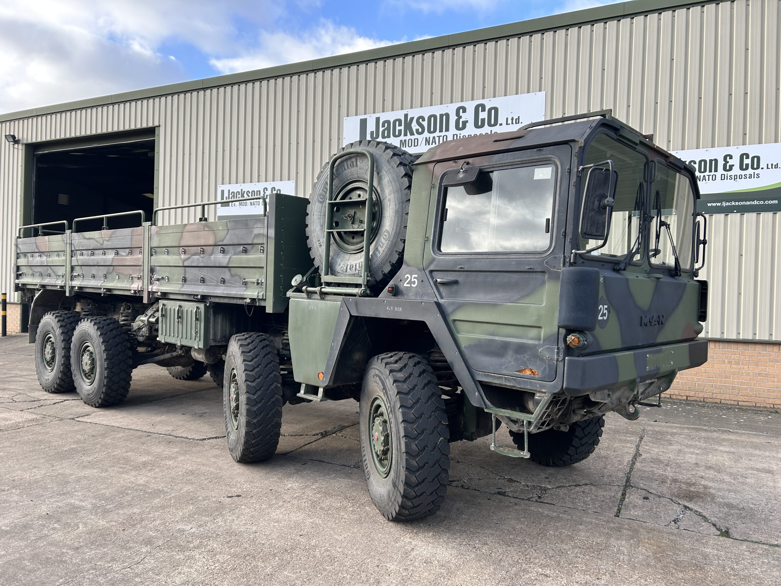 MAN 464 8×8 KAT 1 Cargo Truck