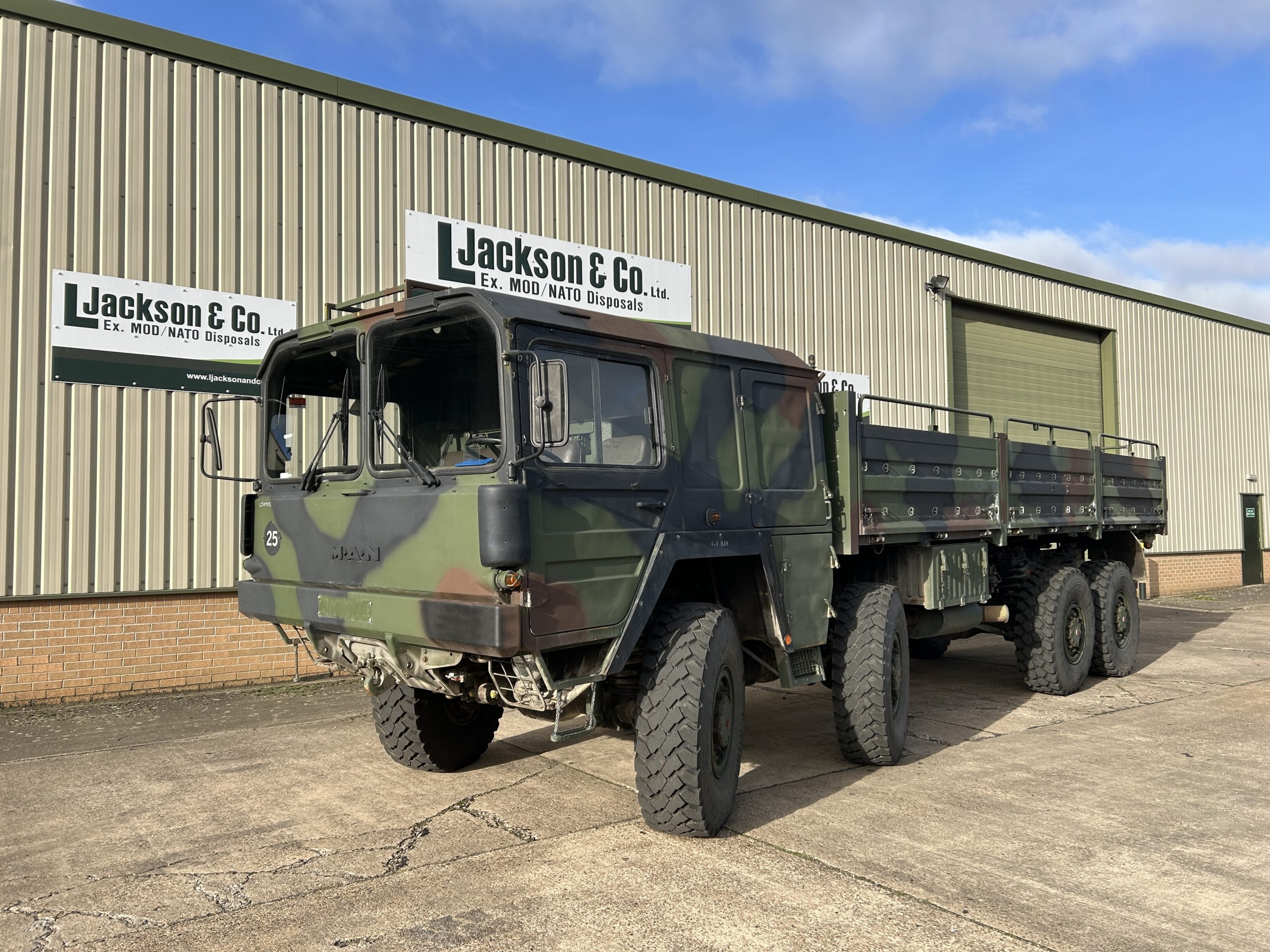 MAN 464 8×8 KAT 1 Cargo Truck