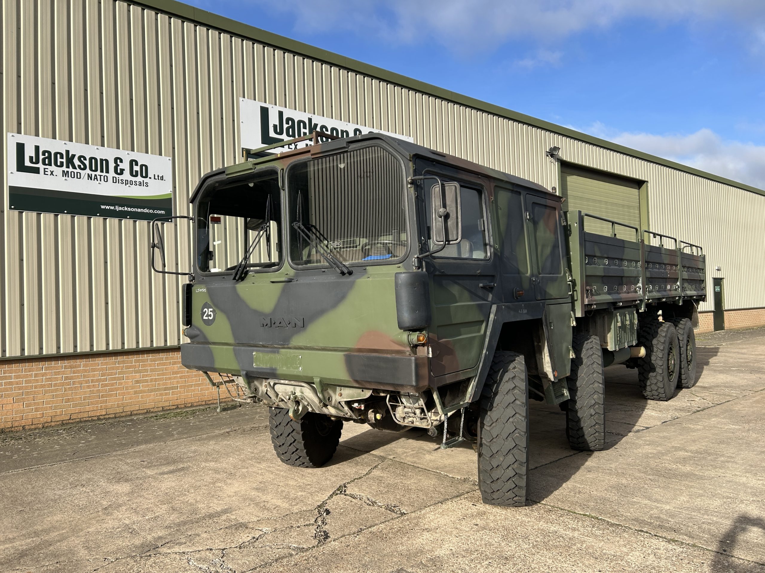 MAN 464 8×8 KAT 1 Cargo Truck
