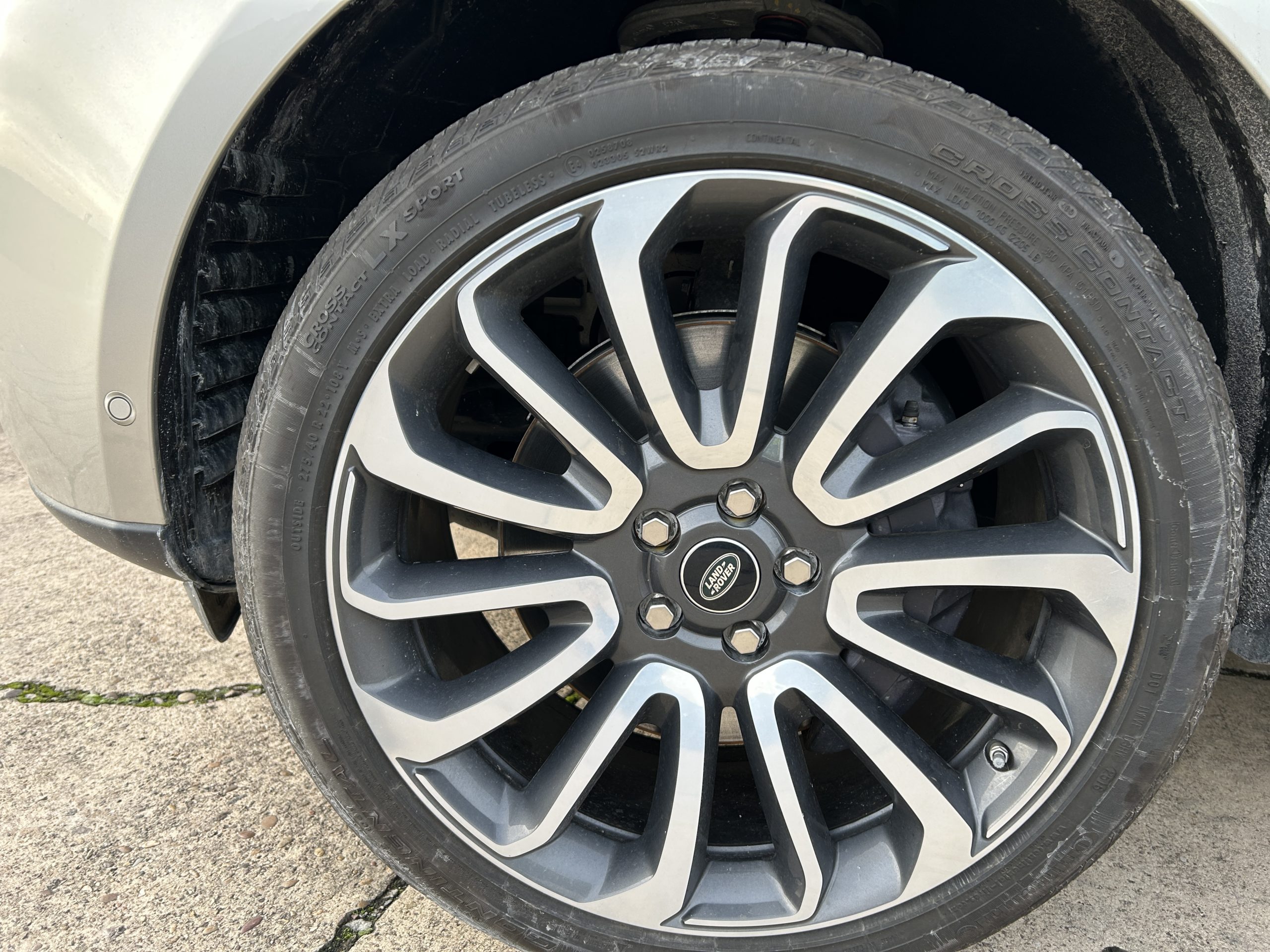 Unused Range Rover Vogue SE 5.0L V8