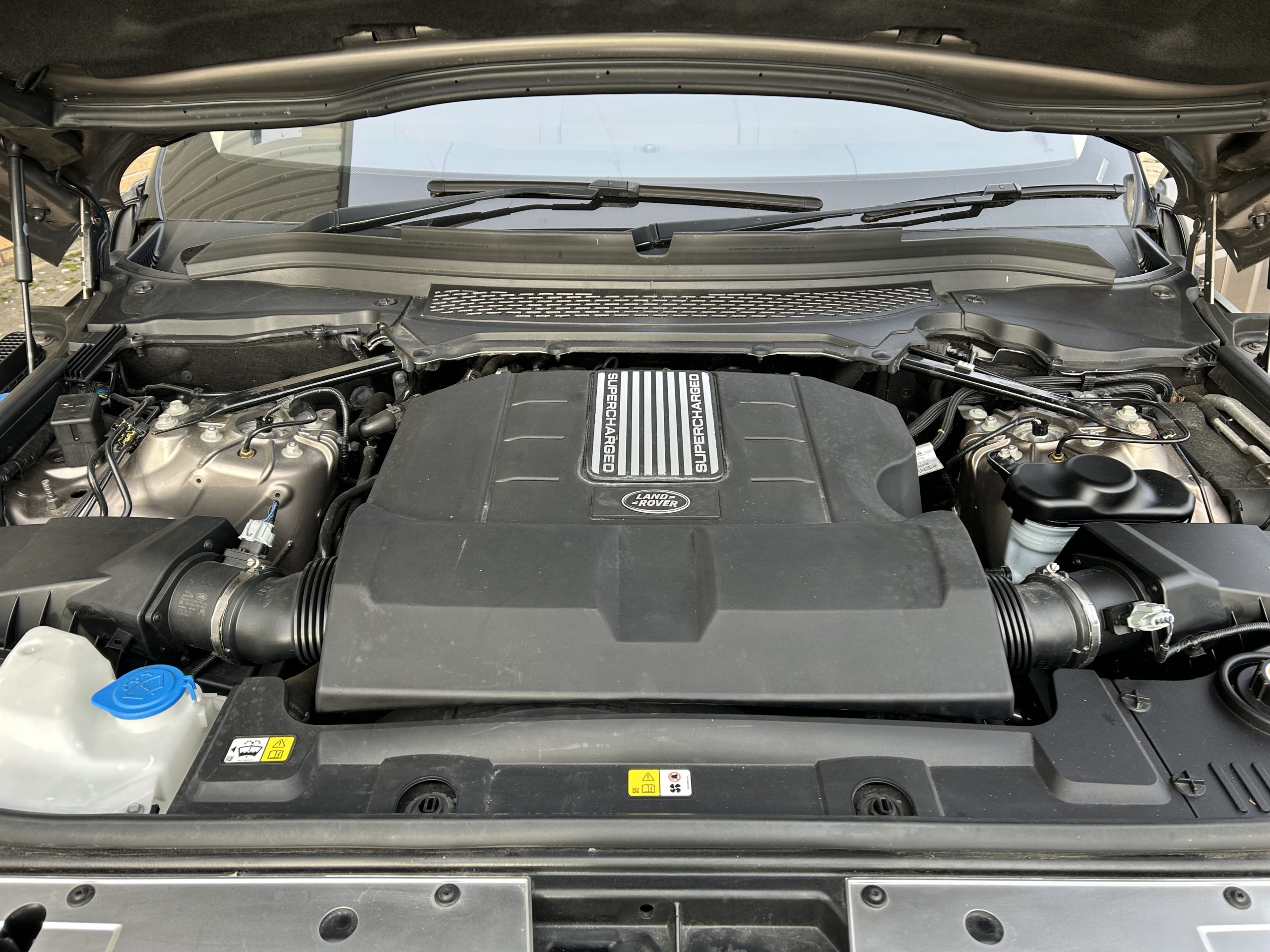 Unused Range Rover Vogue SE 5.0L V8
