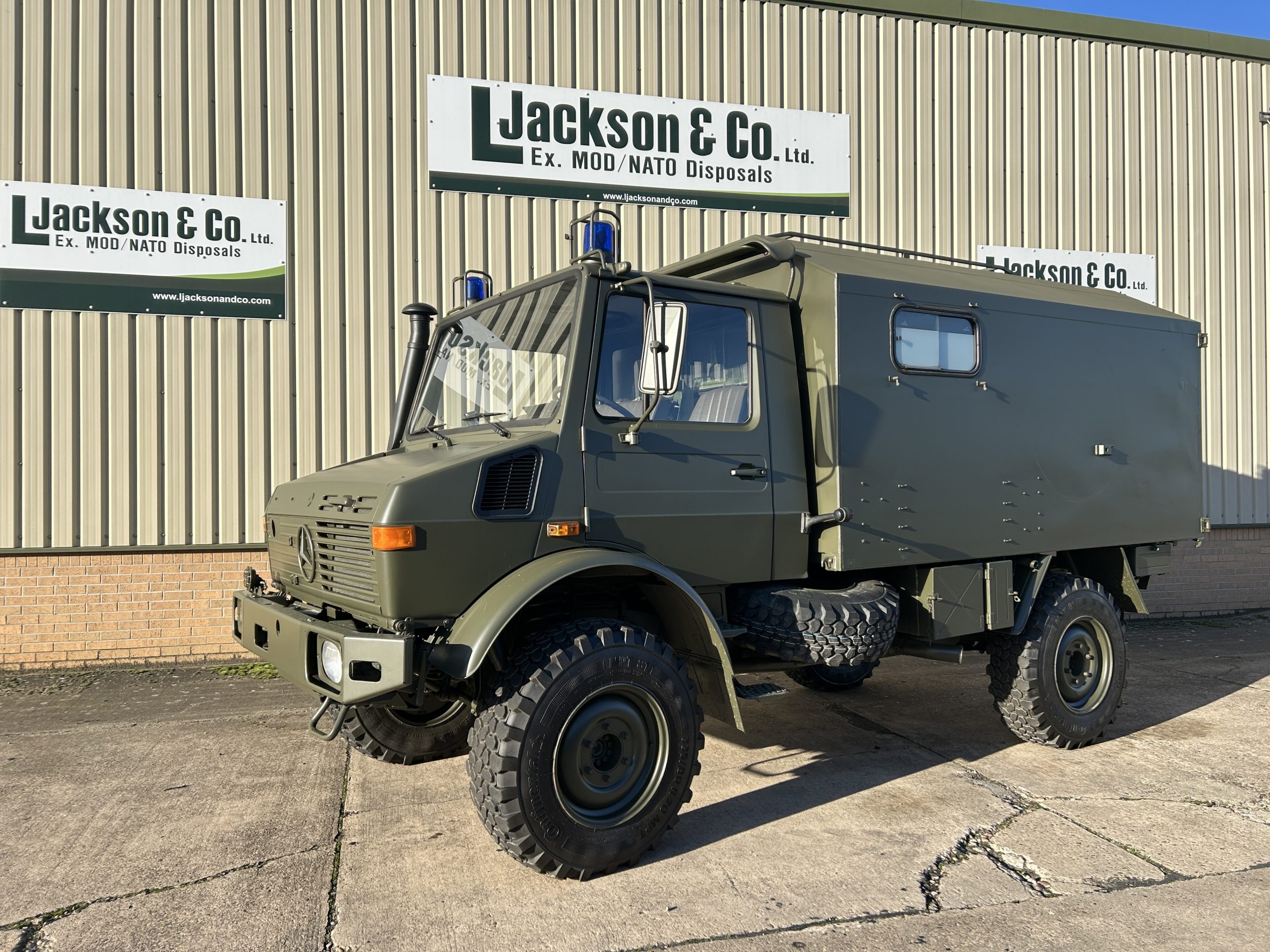 Mercedes Benz Unimog U1300L 4×4 Ambulance