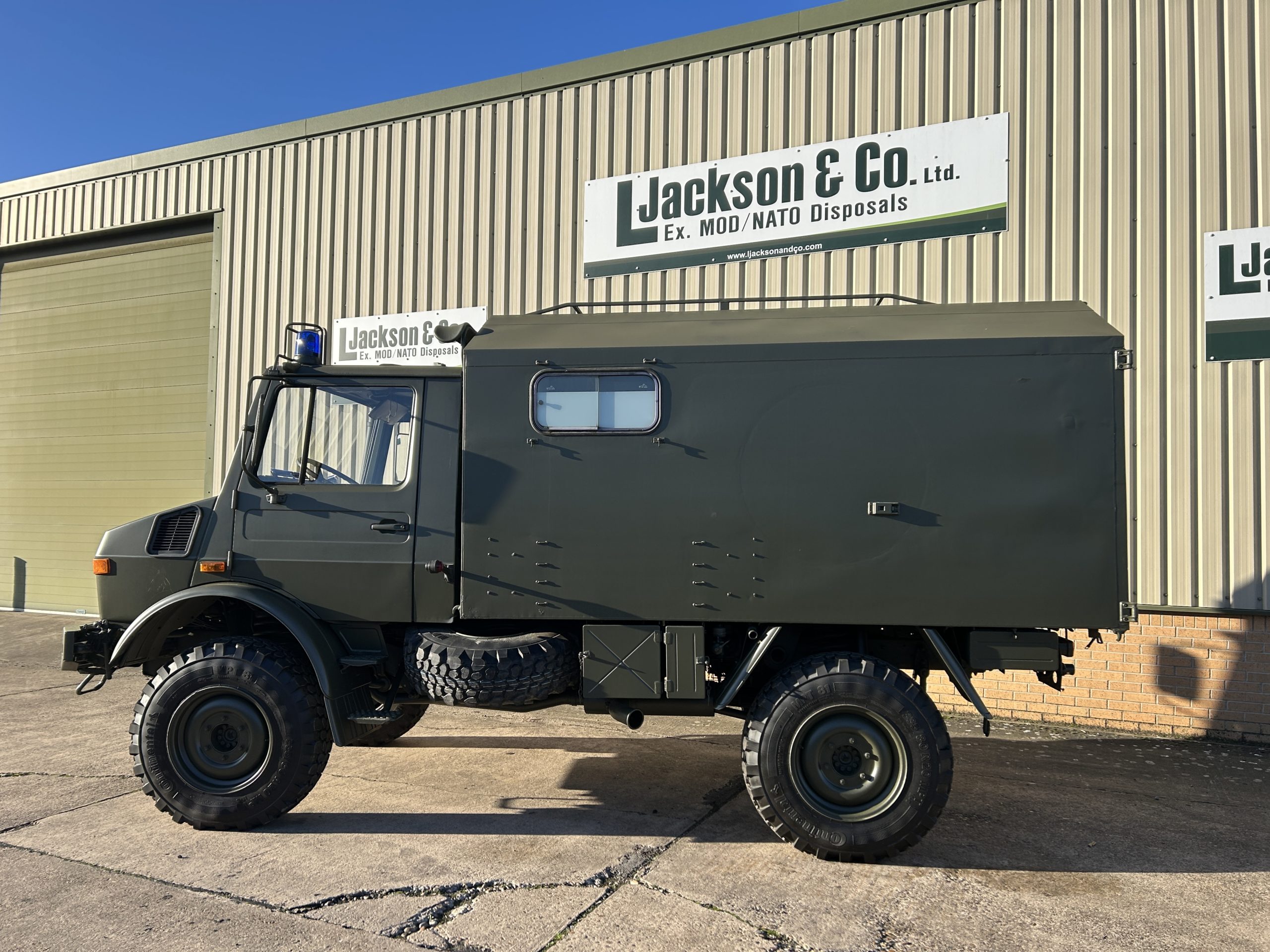 Mercedes Benz Unimog U1300L 4×4 Ambulance
