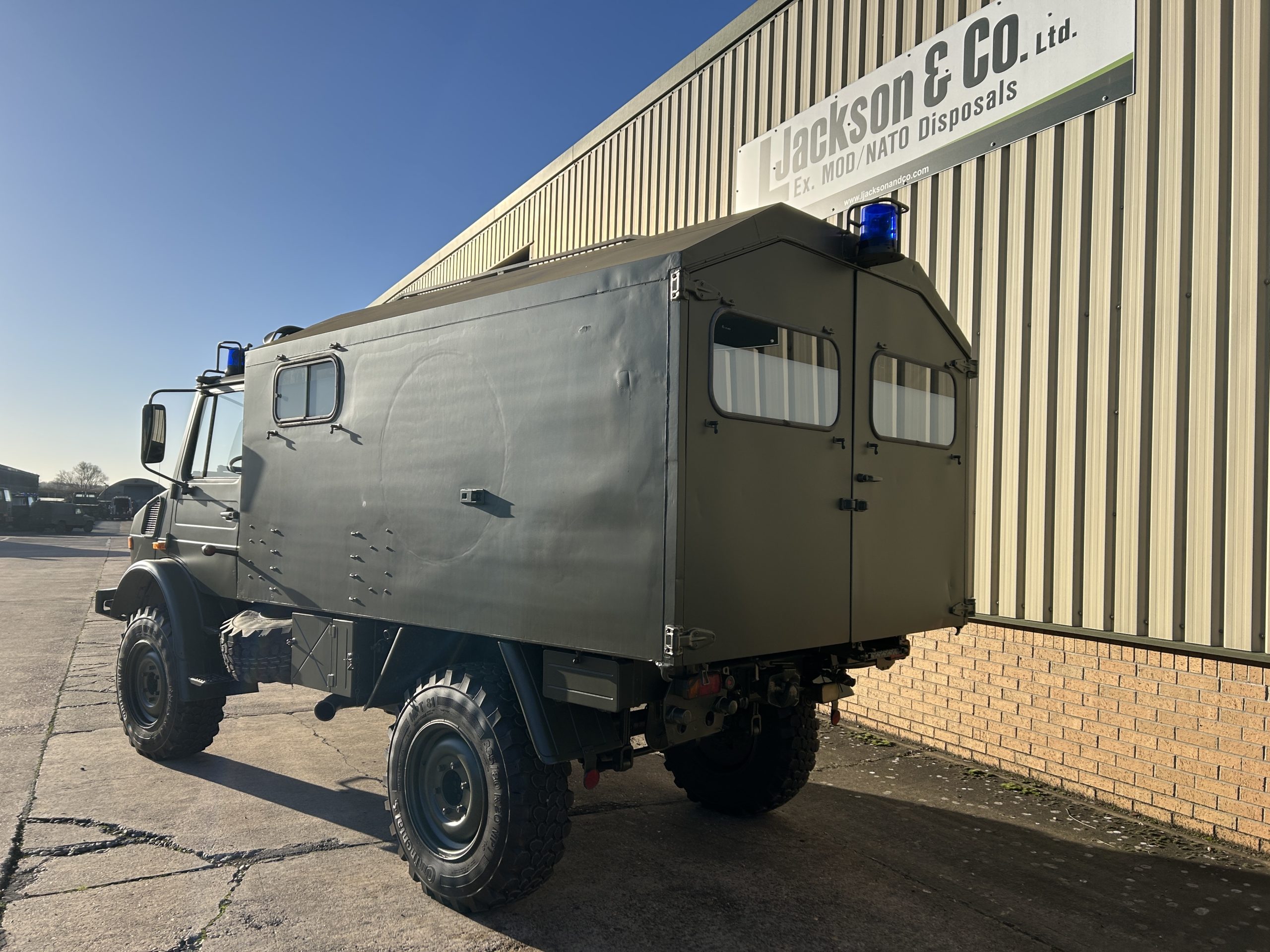 Mercedes Benz Unimog U1300L 4×4 Ambulance