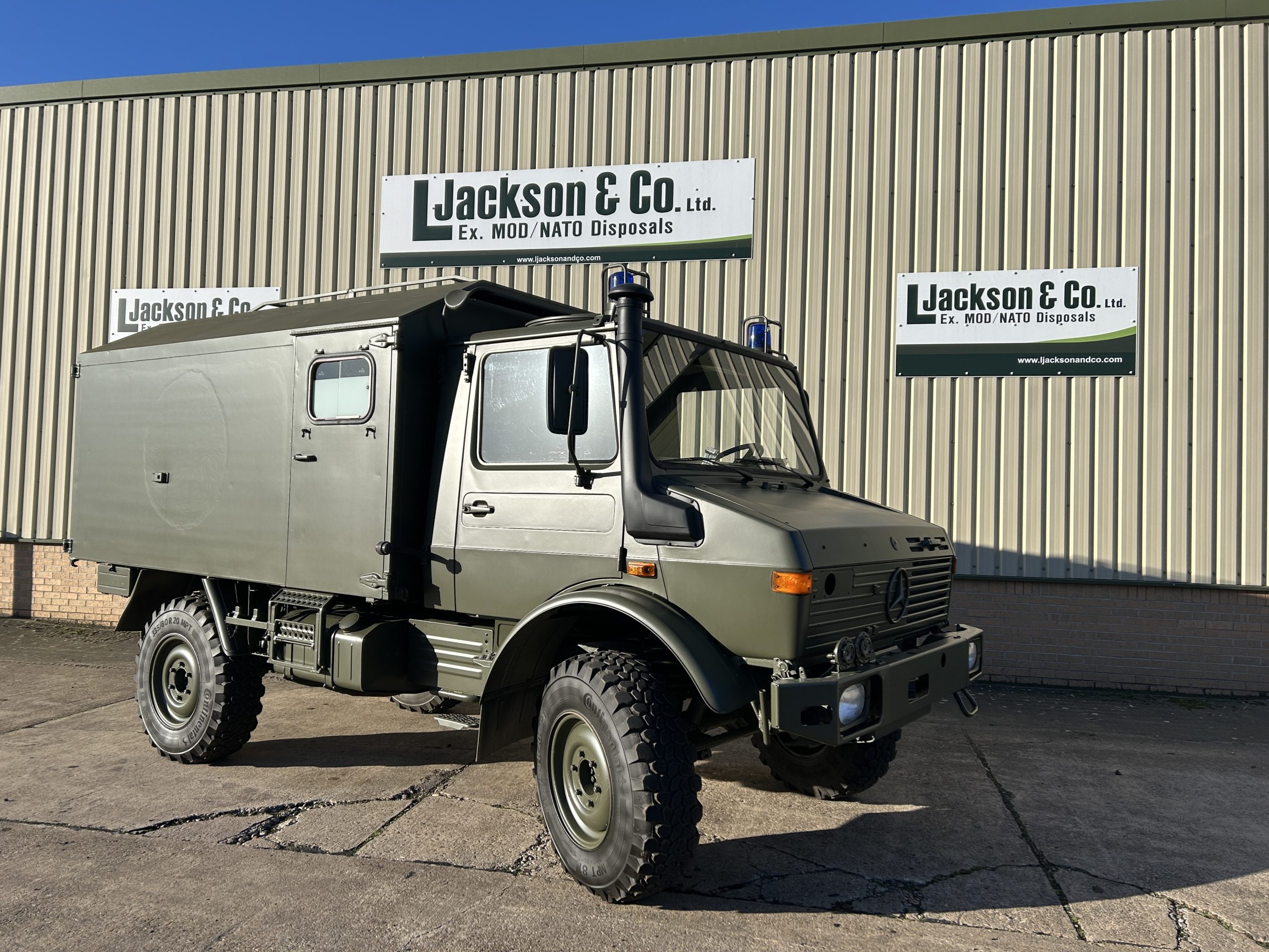 Mercedes Benz Unimog U1300L 4×4 Ambulance