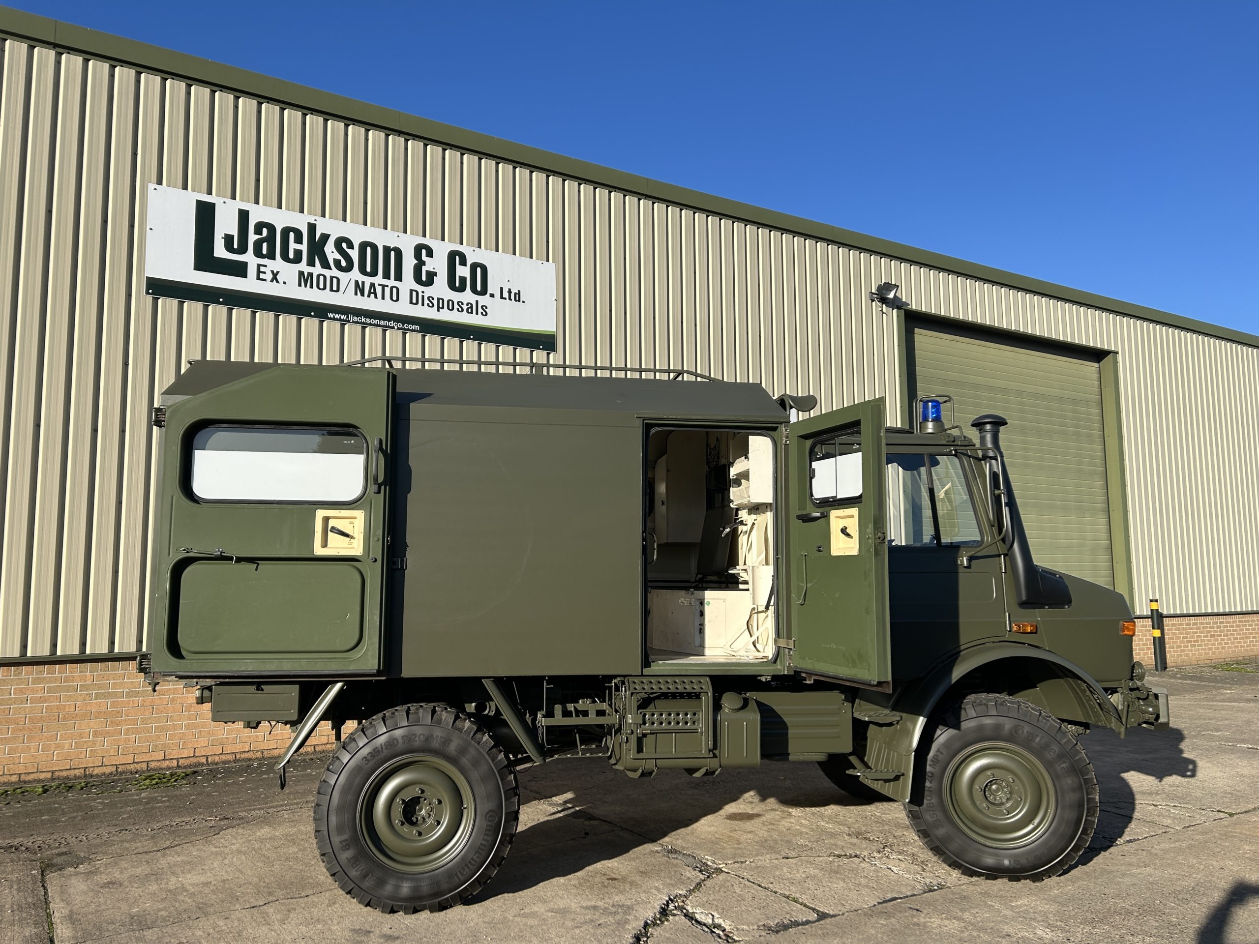Mercedes Benz Unimog U1300L 4×4 Ambulance