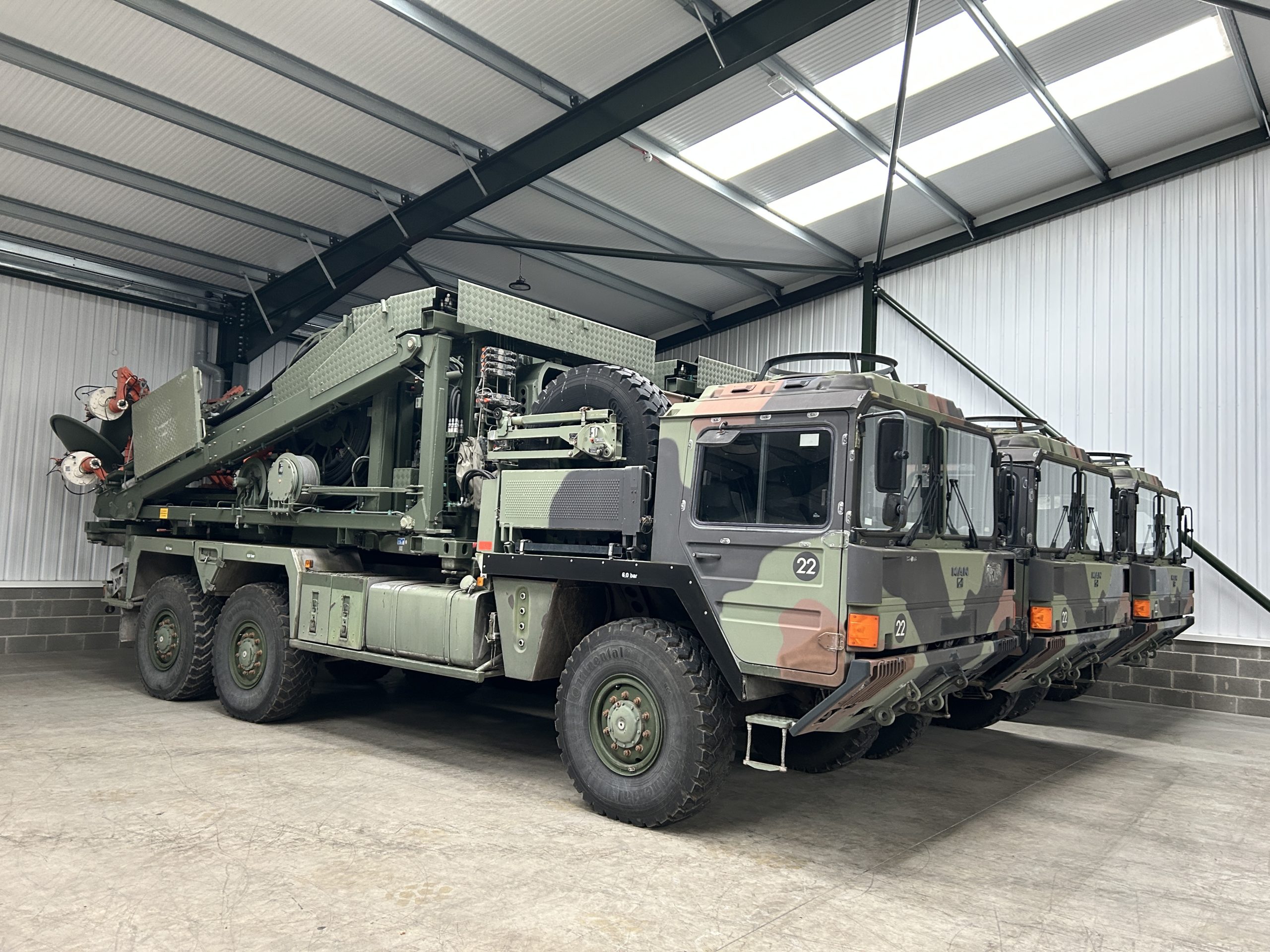 MAN KAT A1 25.422 6×6 with Aerial Mast