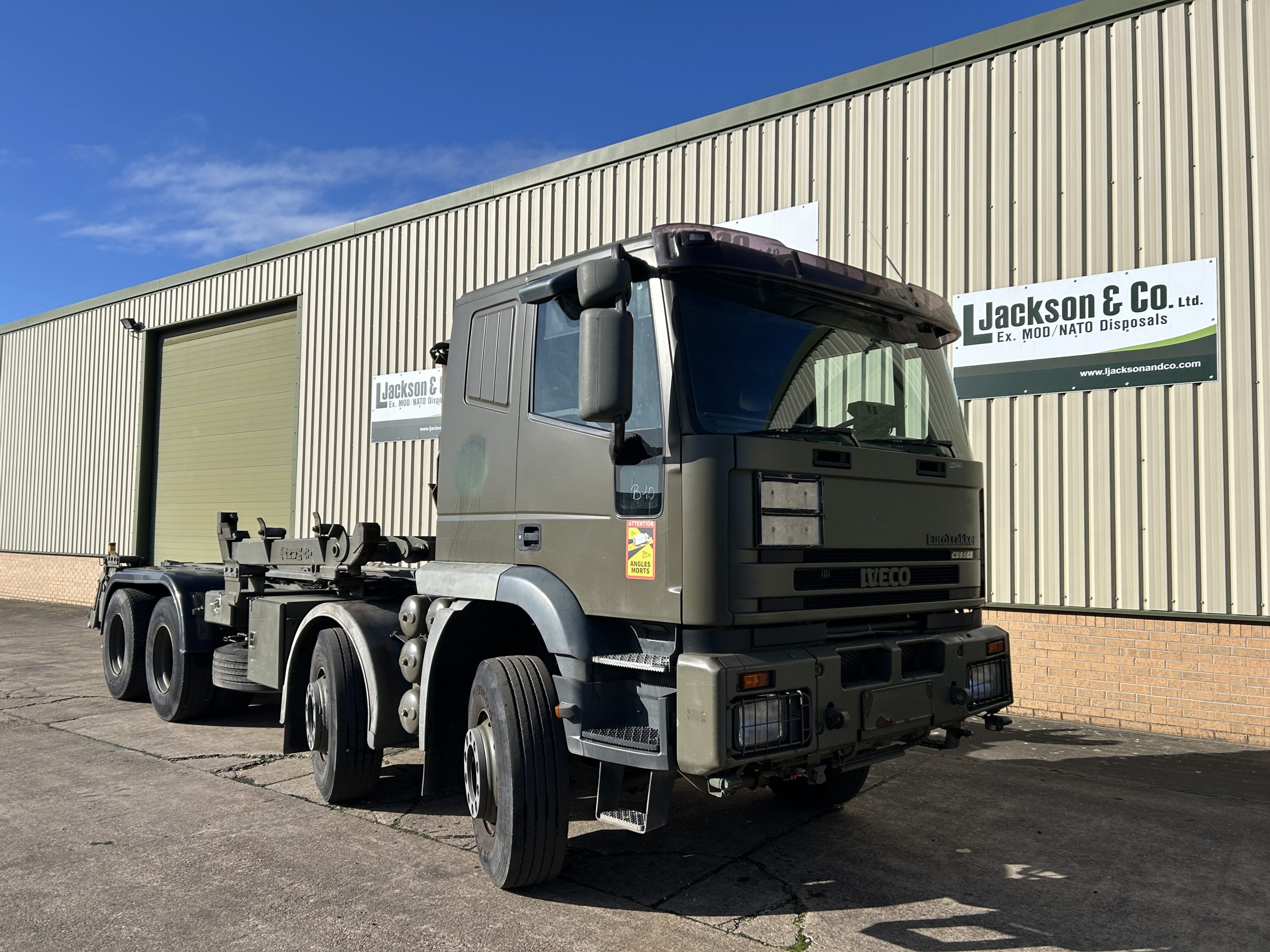 Iveco Eurotrakker 410E44 8×4 Hookloader Trucks